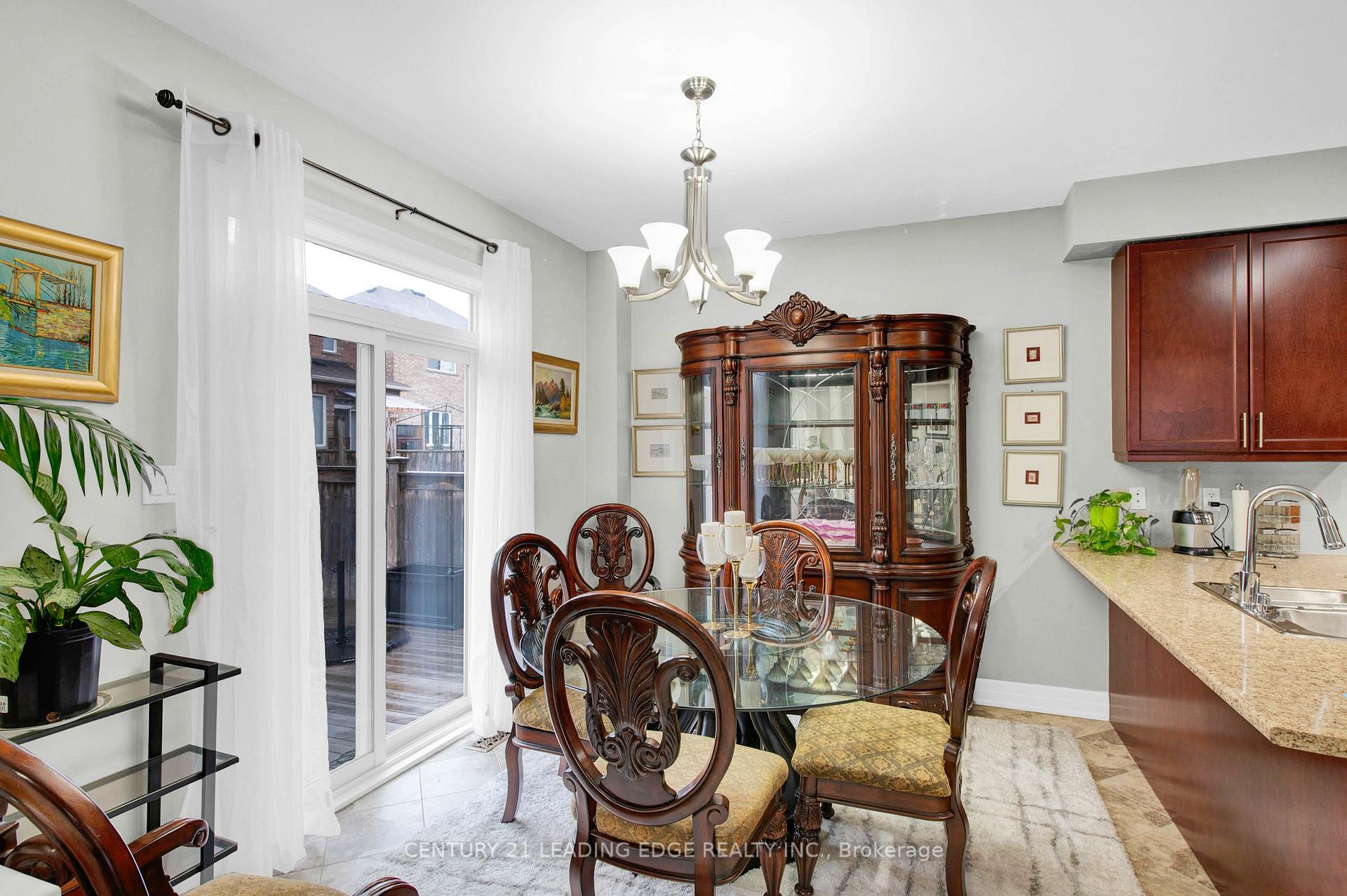 Photo 8 of 83 Thornlodge Drive, Georgina, Keswick South — HOMEH