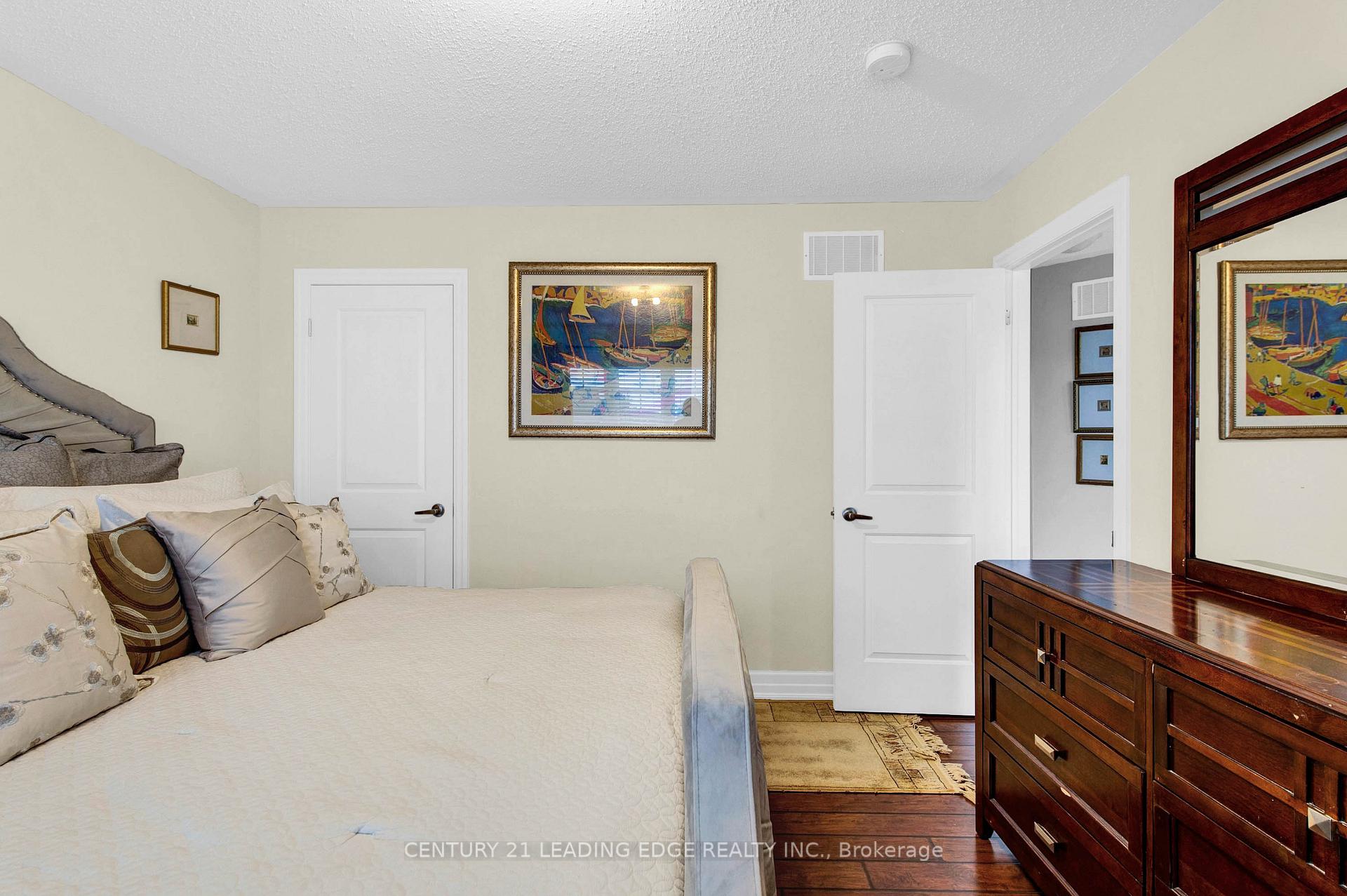 Photo 25 of 83 Thornlodge Drive, Georgina, Keswick South — HOMEH