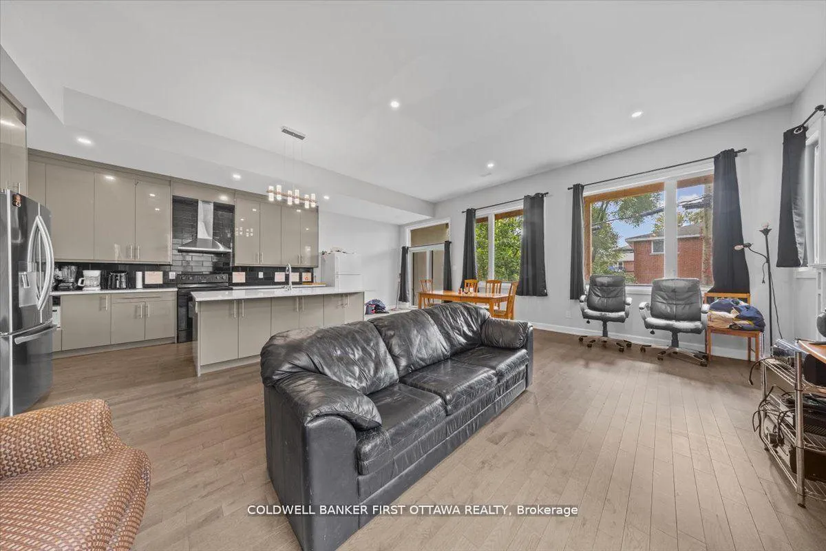 Photo 6 of 560 Queen Mary Street, Ottawa, Overbrook/Castle Heights — HOMEH