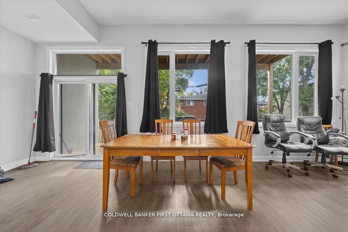Photo 10 of 560 Queen Mary Street, Ottawa, Overbrook/Castle Heights — HOMEH