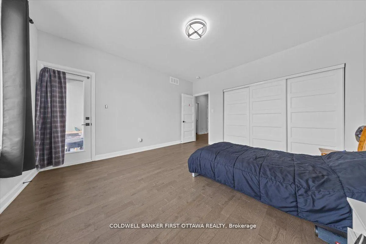 Photo 14 of 560 Queen Mary Street, Ottawa, Overbrook/Castle Heights — HOMEH