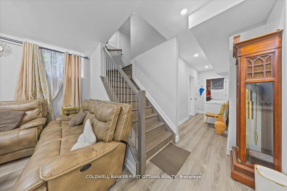 Photo 30 of 560 Queen Mary Street, Ottawa, Overbrook/Castle Heights — HOMEH