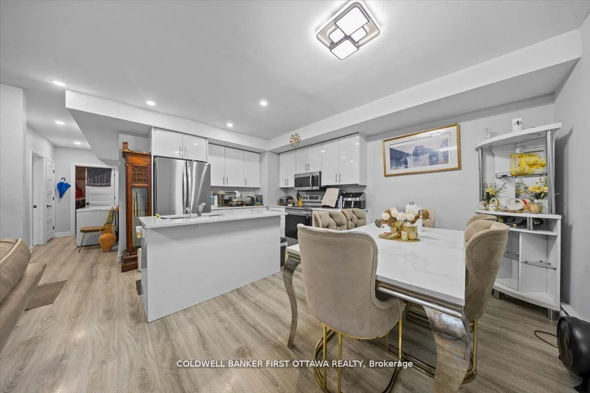 Photo 32 of 560 Queen Mary Street, Ottawa, Overbrook/Castle Heights — HOMEH