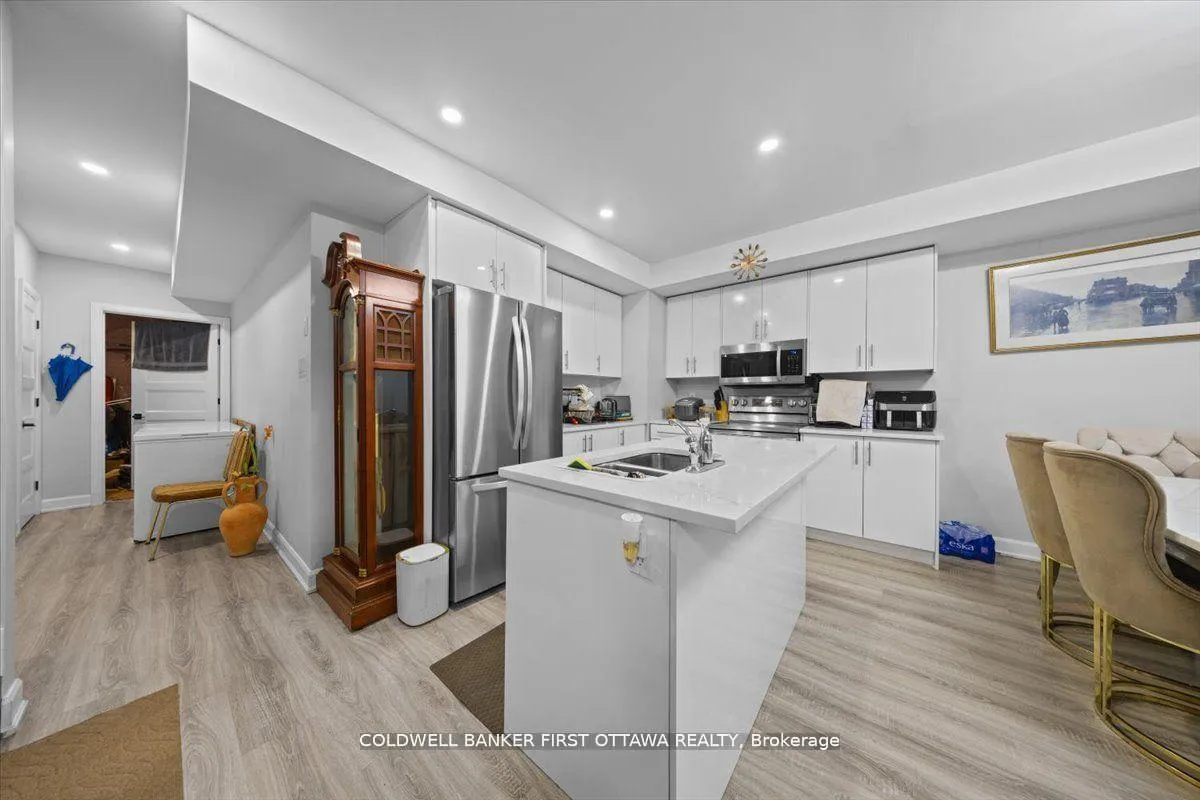 Photo 33 of 560 Queen Mary Street, Ottawa, Overbrook/Castle Heights — HOMEH