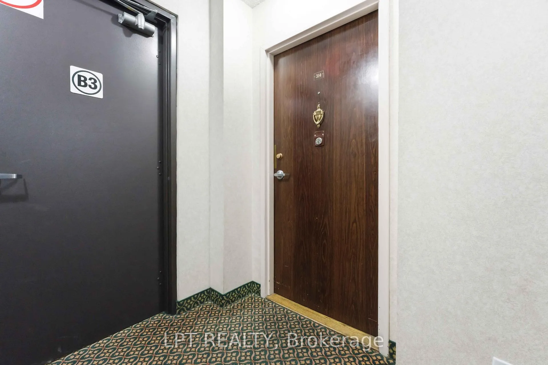 Photo 6 of Unit 314, 555 Brittany Drive, Ottawa, Viscount Alexander Park — HOMEH