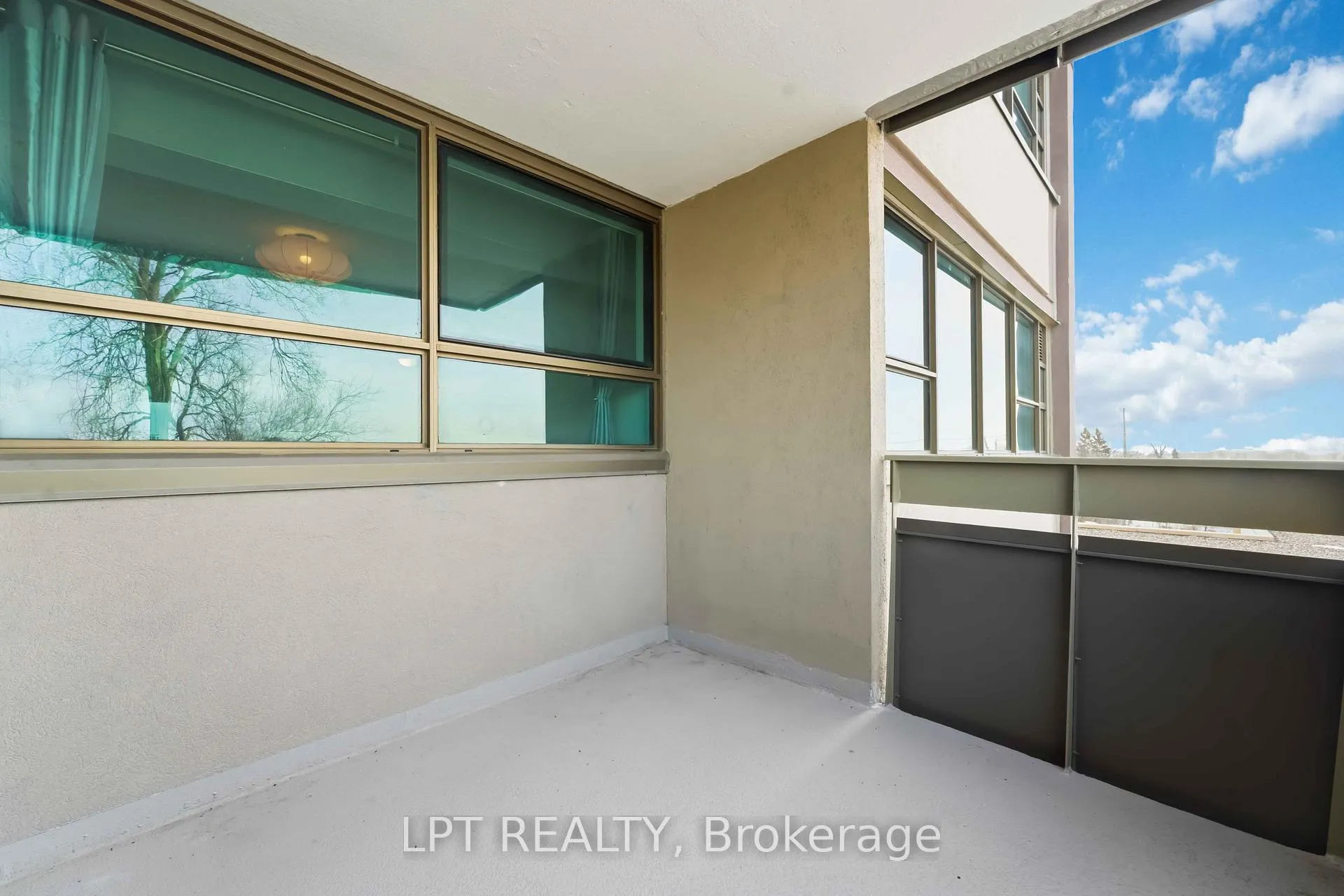 Photo 11 of Unit 314, 555 Brittany Drive, Ottawa, Viscount Alexander Park — HOMEH