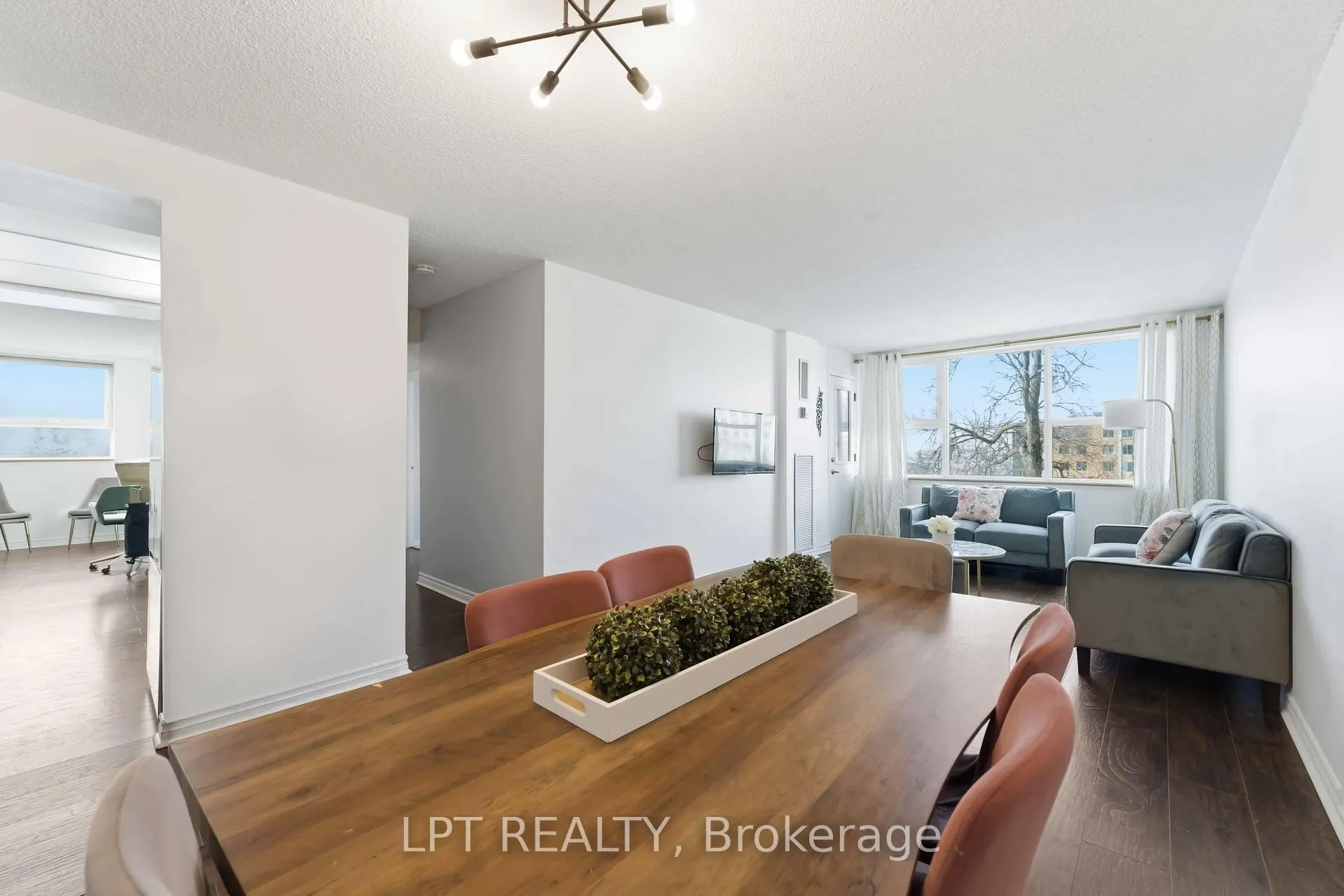 Photo 13 of Unit 314, 555 Brittany Drive, Ottawa, Viscount Alexander Park — HOMEH