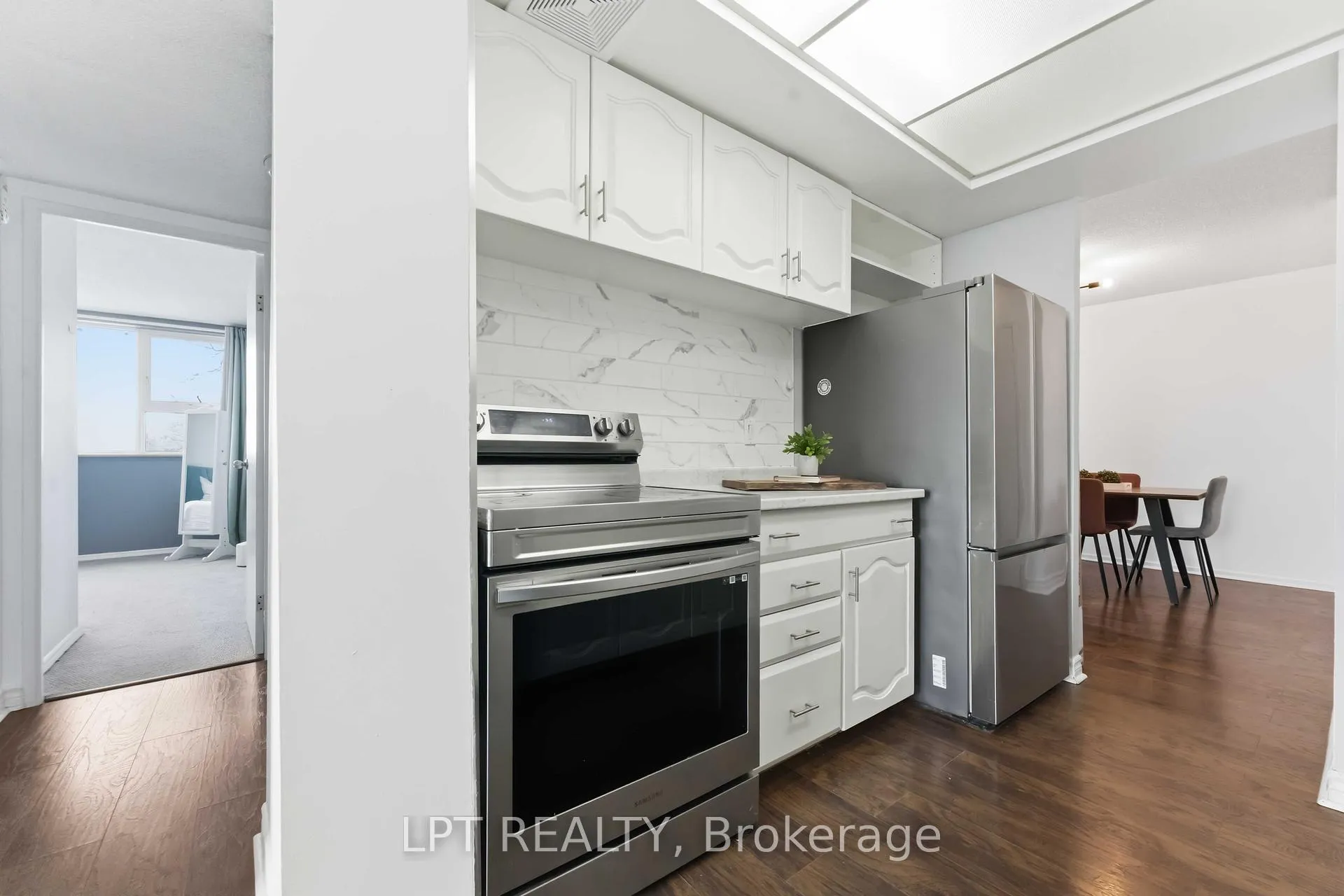 Photo 14 of Unit 314, 555 Brittany Drive, Ottawa, Viscount Alexander Park — HOMEH