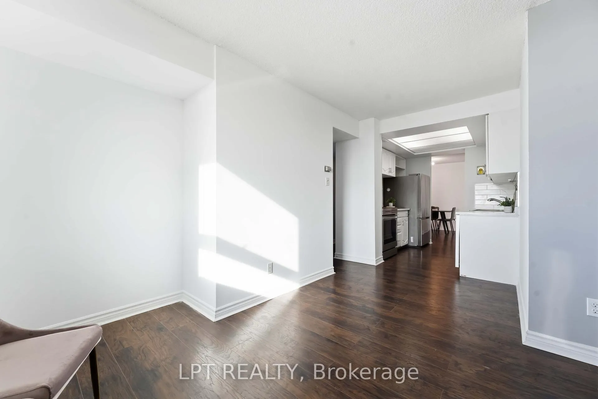 Photo 20 of Unit 314, 555 Brittany Drive, Ottawa, Viscount Alexander Park — HOMEH