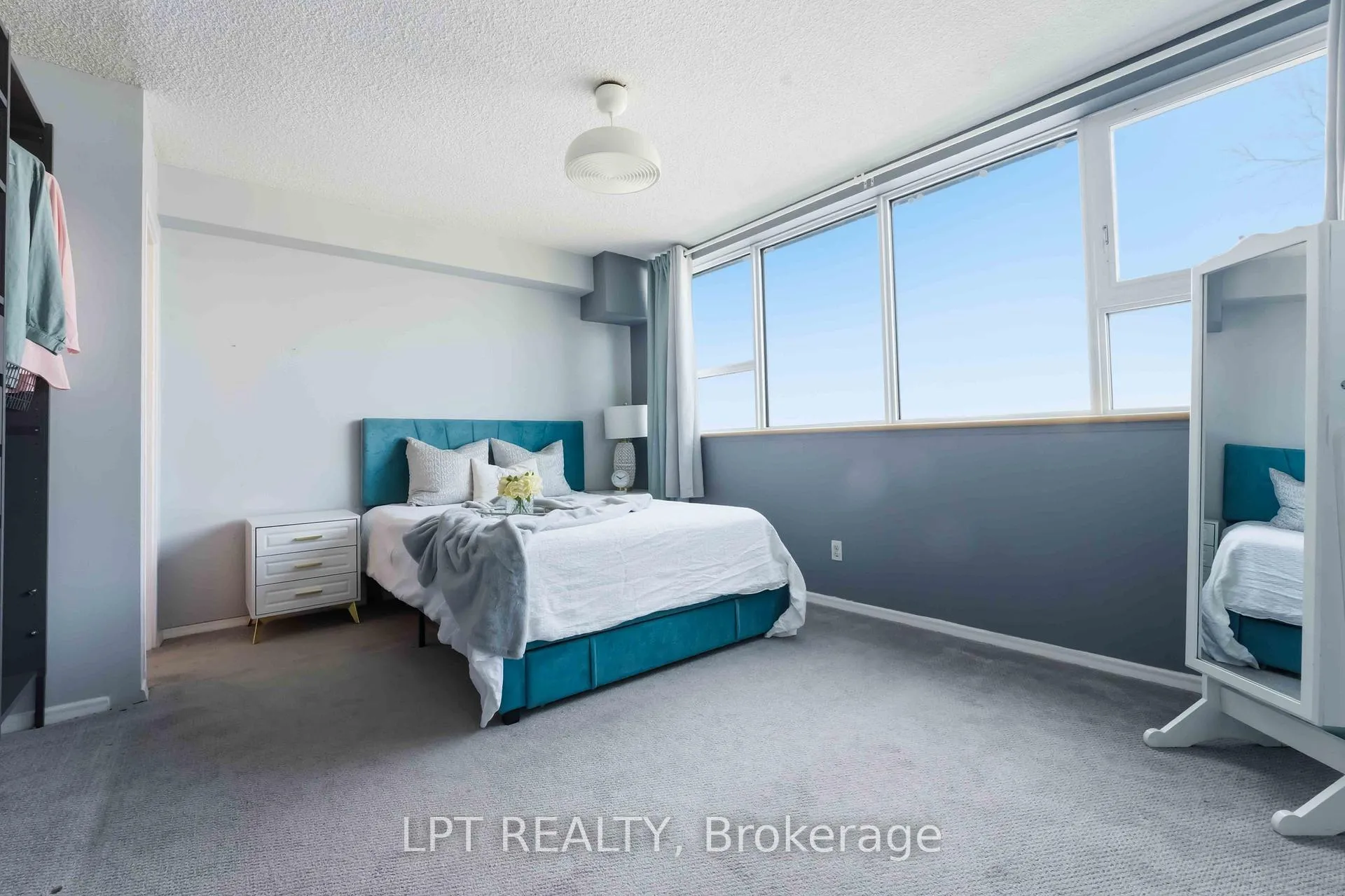 Photo 21 of Unit 314, 555 Brittany Drive, Ottawa, Viscount Alexander Park — HOMEH