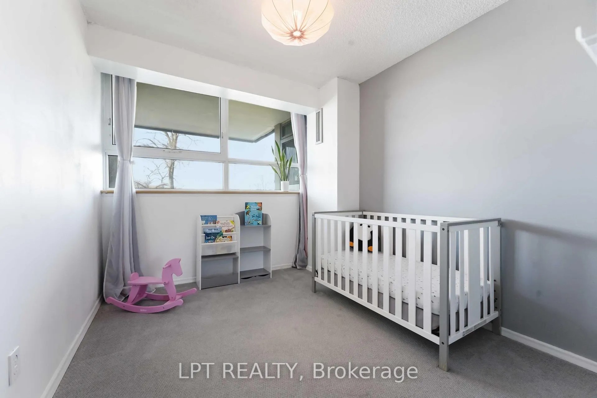 Photo 24 of Unit 314, 555 Brittany Drive, Ottawa, Viscount Alexander Park — HOMEH