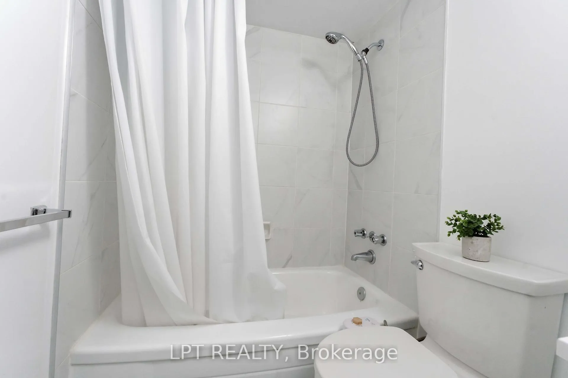 Photo 26 of Unit 314, 555 Brittany Drive, Ottawa, Viscount Alexander Park — HOMEH