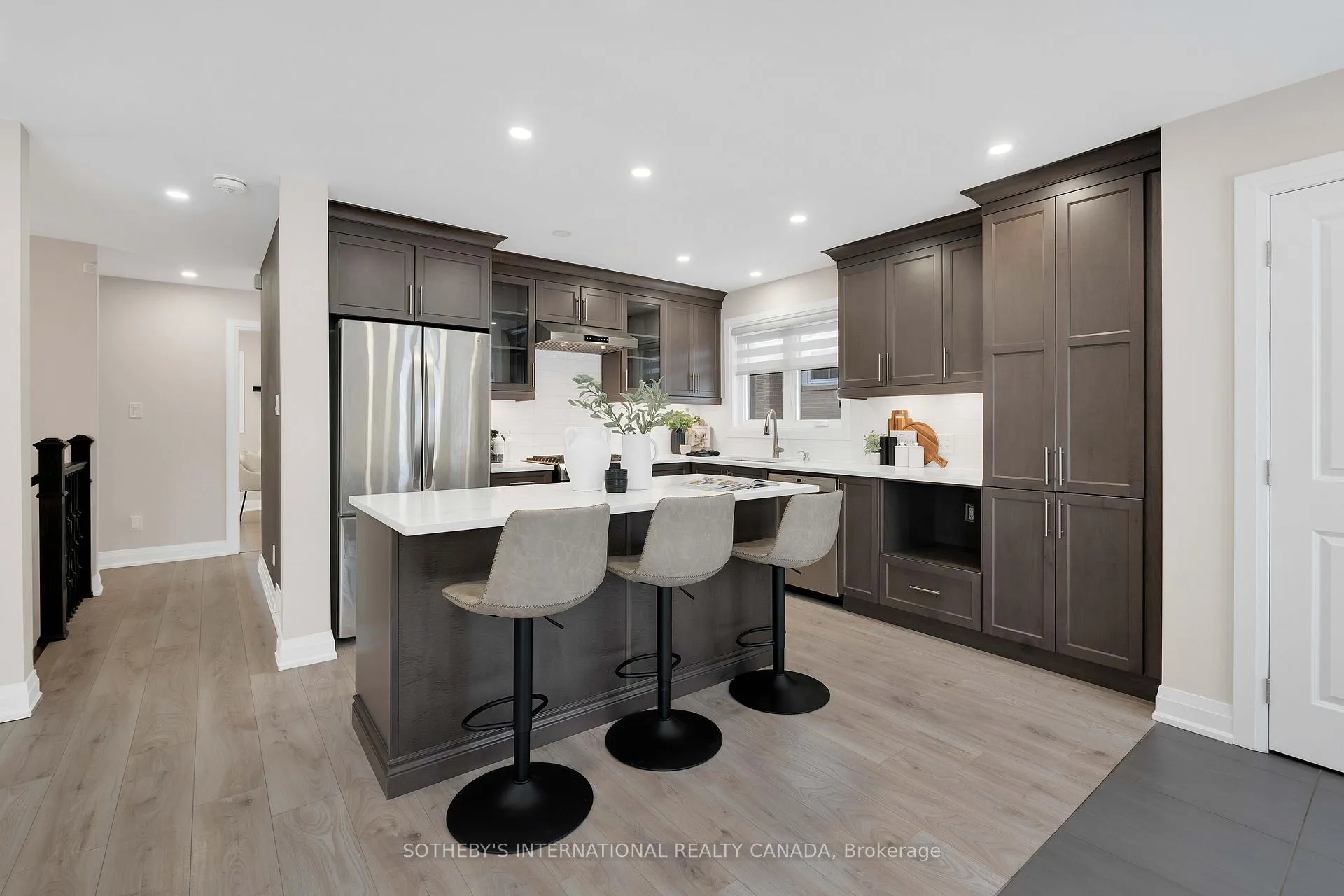 Photo 3 of 15 Wenderly Drive, Aurora, Aurora Village — HOMEH