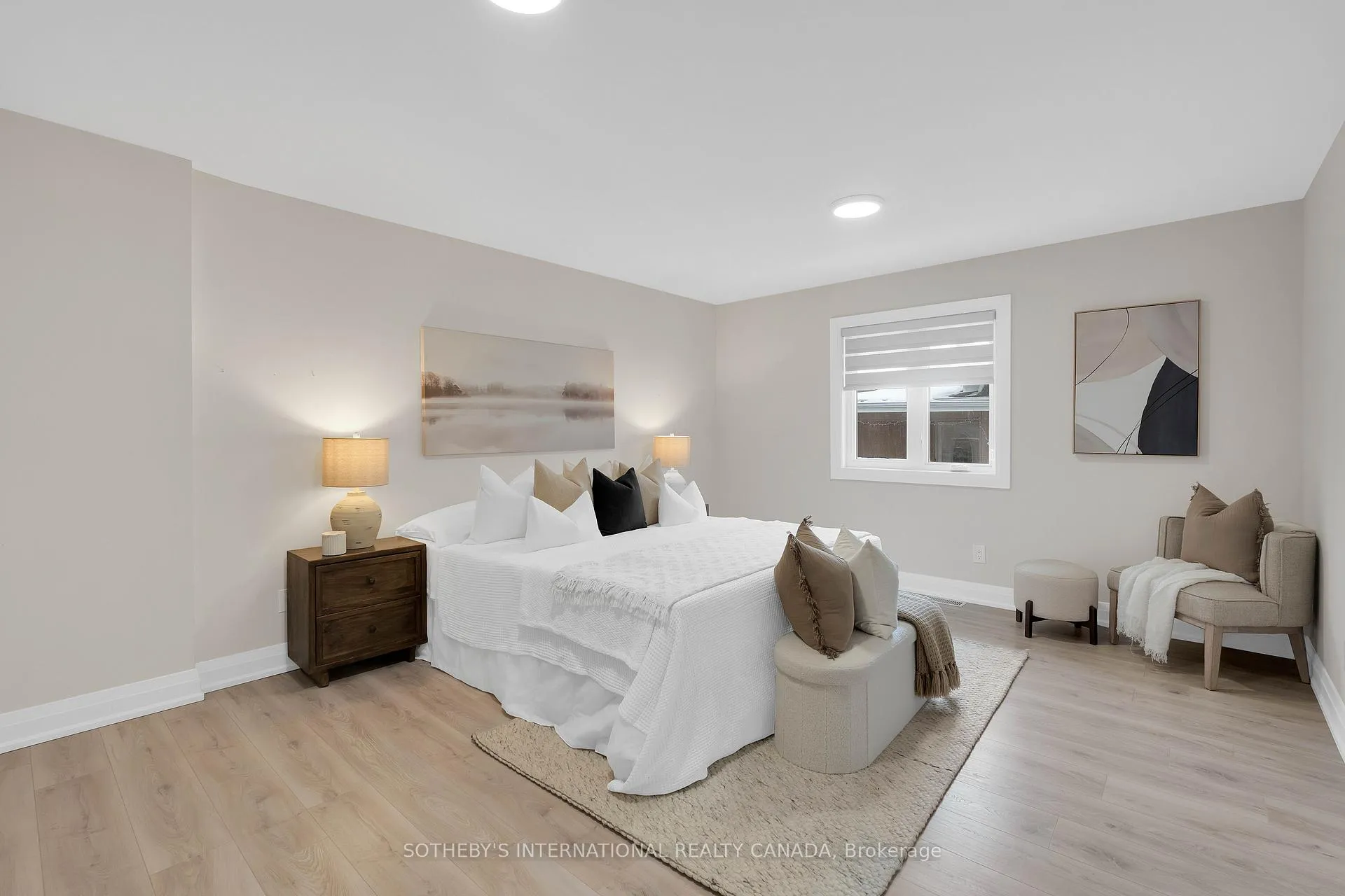 Photo 5 of 15 Wenderly Drive, Aurora, Aurora Village — HOMEH