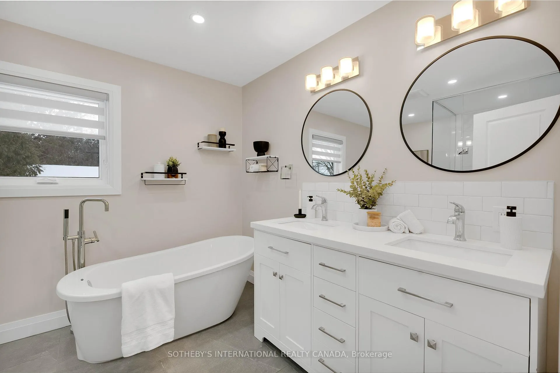 Photo 6 of 15 Wenderly Drive, Aurora, Aurora Village — HOMEH