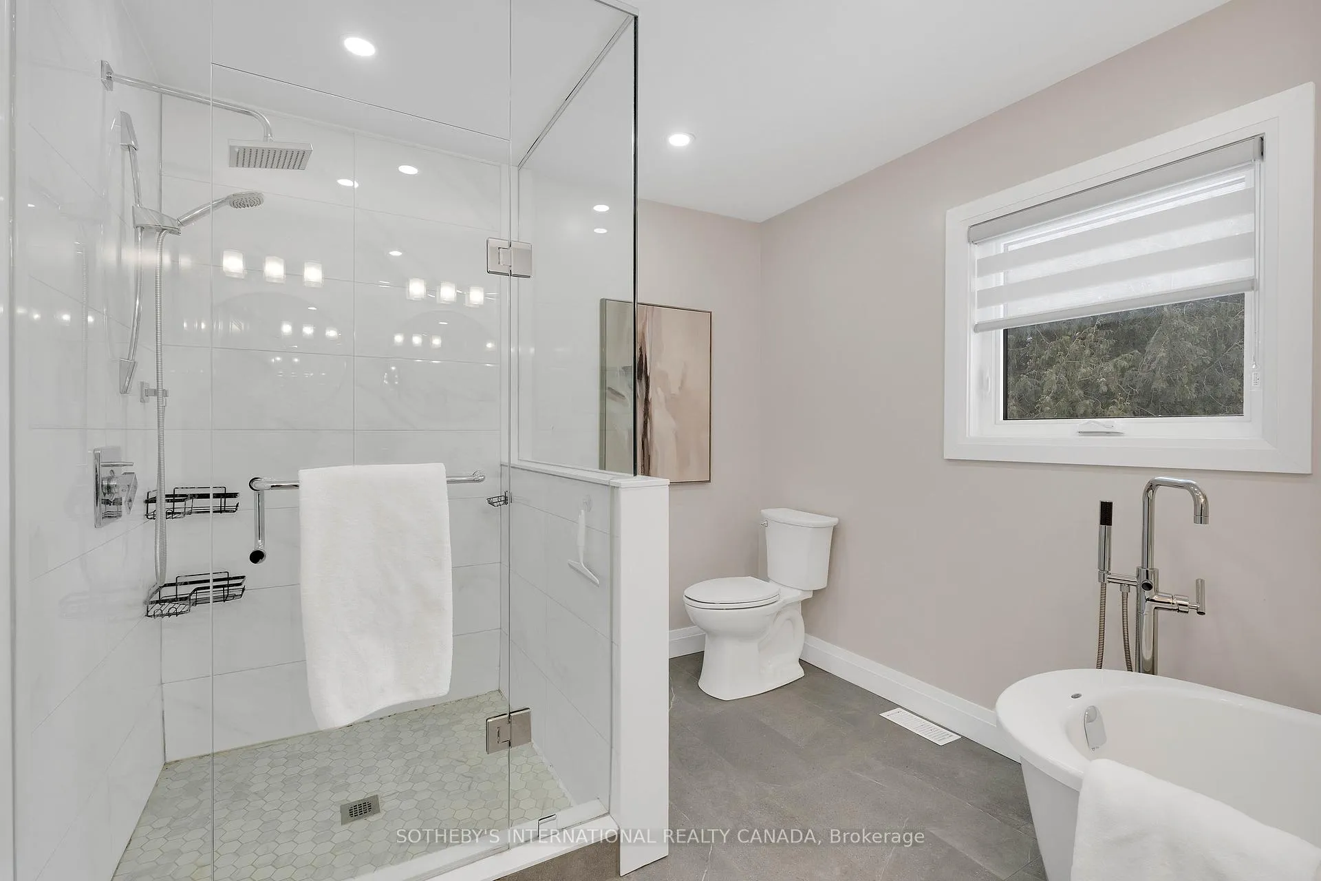 Photo 7 of 15 Wenderly Drive, Aurora, Aurora Village — HOMEH