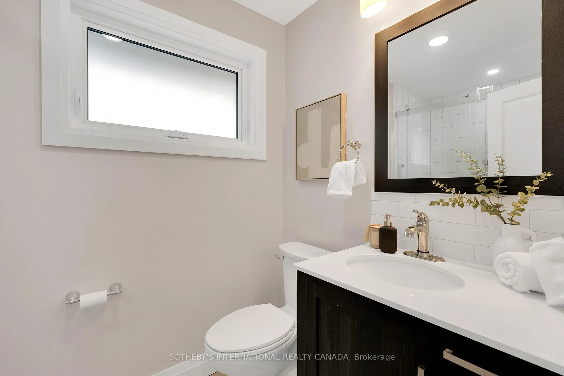 Photo 10 of 15 Wenderly Drive, Aurora, Aurora Village — HOMEH