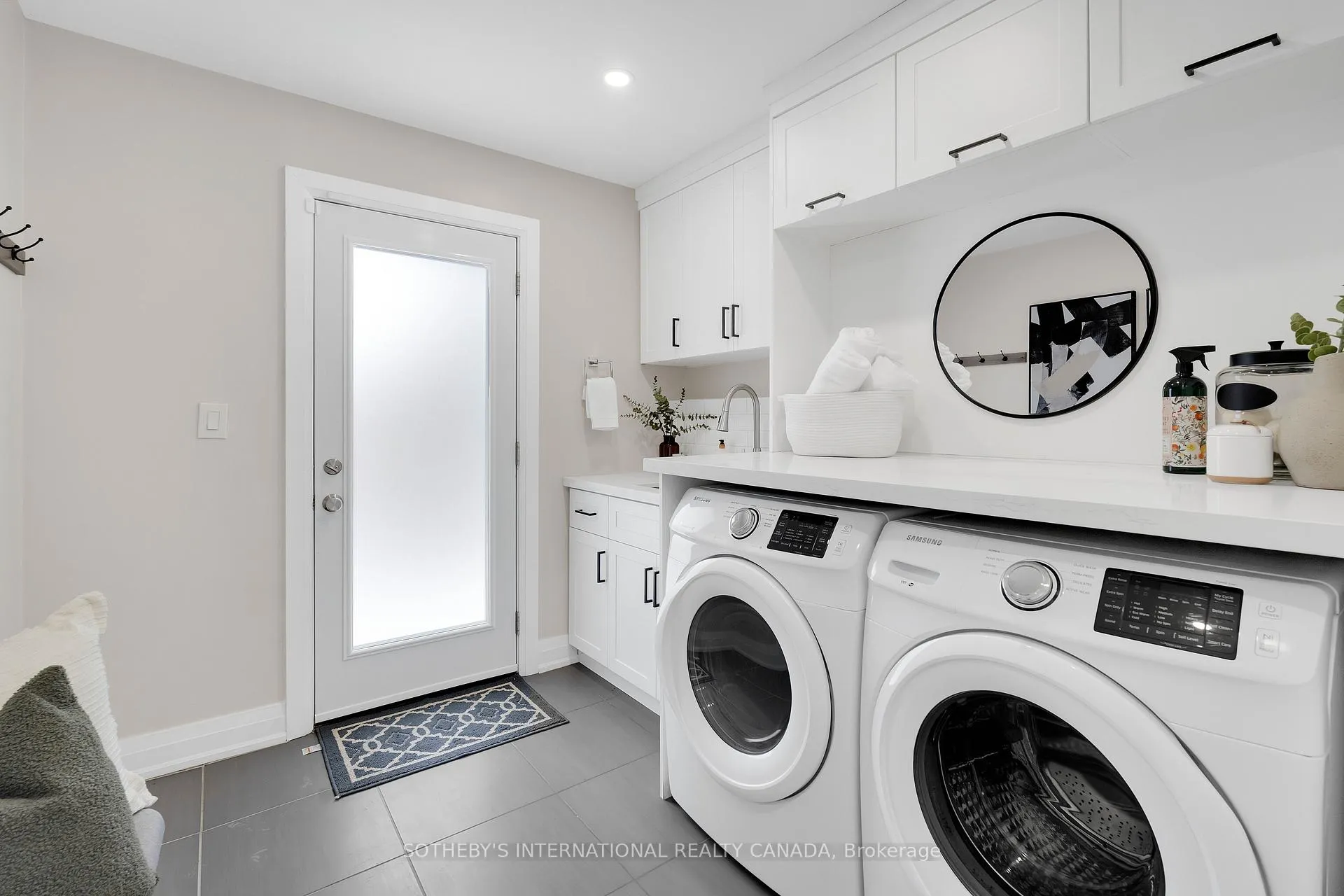 Photo 11 of 15 Wenderly Drive, Aurora, Aurora Village — HOMEH