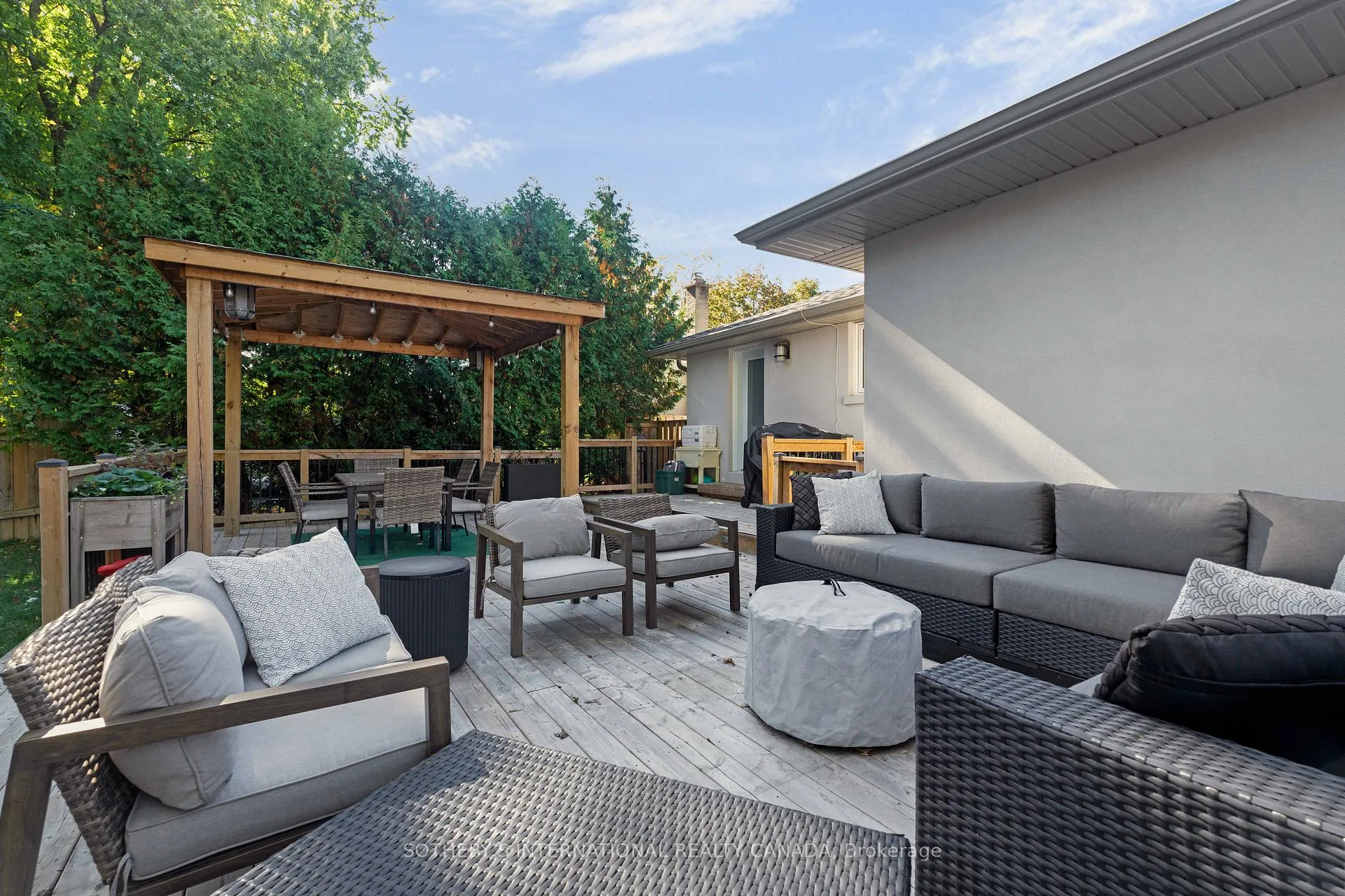 Photo 16 of 15 Wenderly Drive, Aurora, Aurora Village — HOMEH