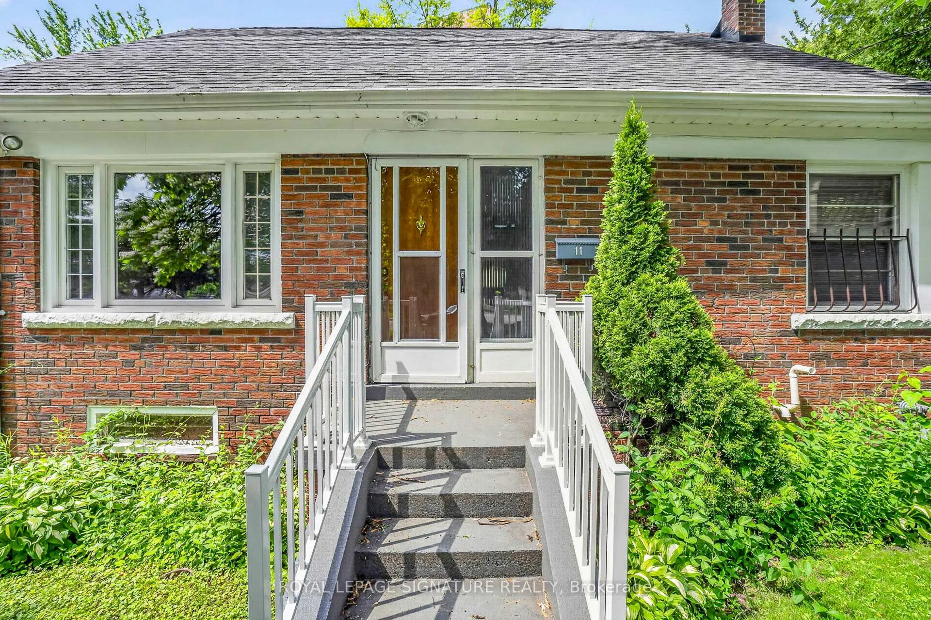 Photo 4 of 11 Innisdale Drive, Scarborough, Wexford-Maryvale — HOMEH