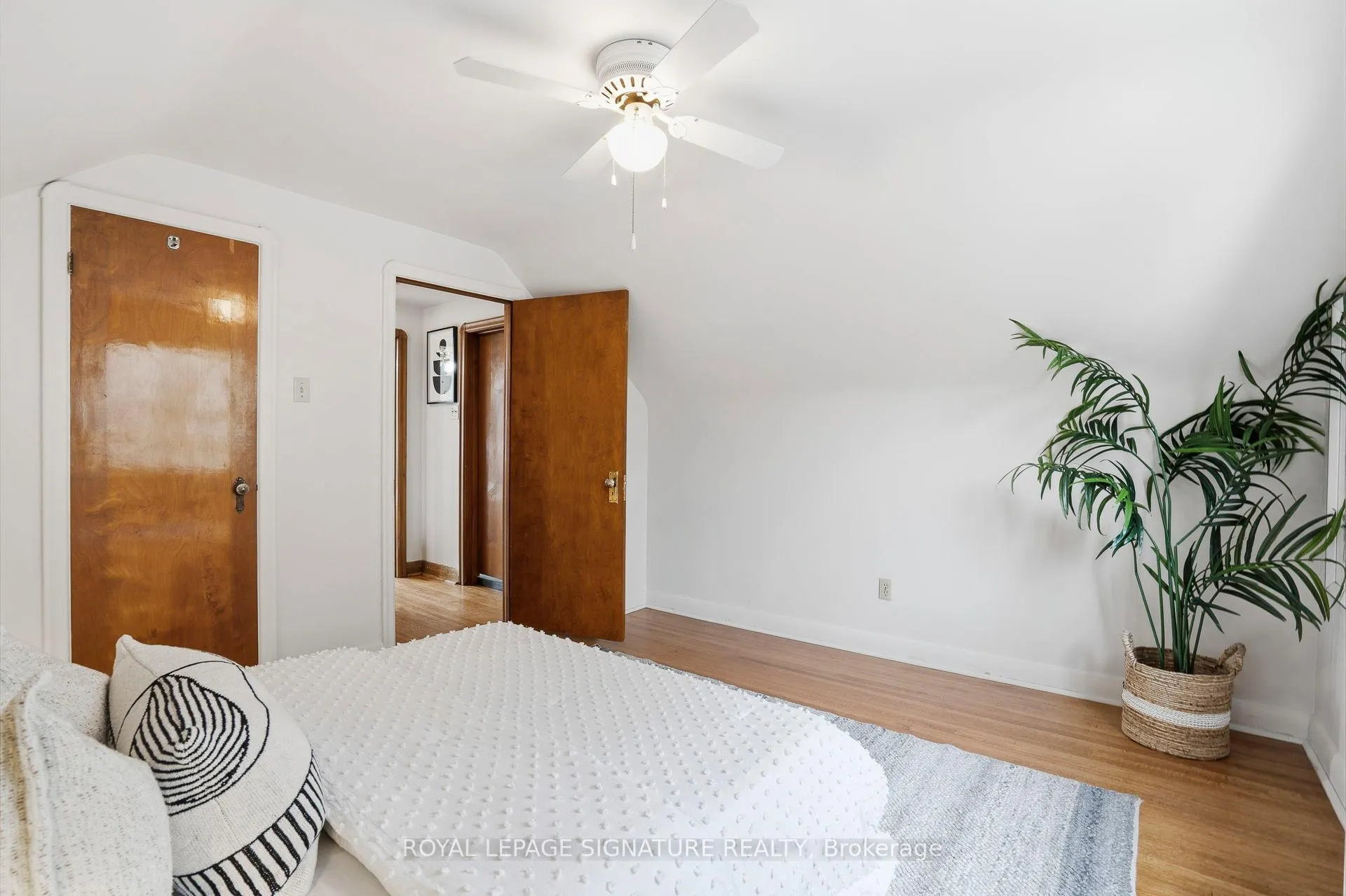Photo 35 of 11 Innisdale Drive, Scarborough, Wexford-Maryvale — HOMEH