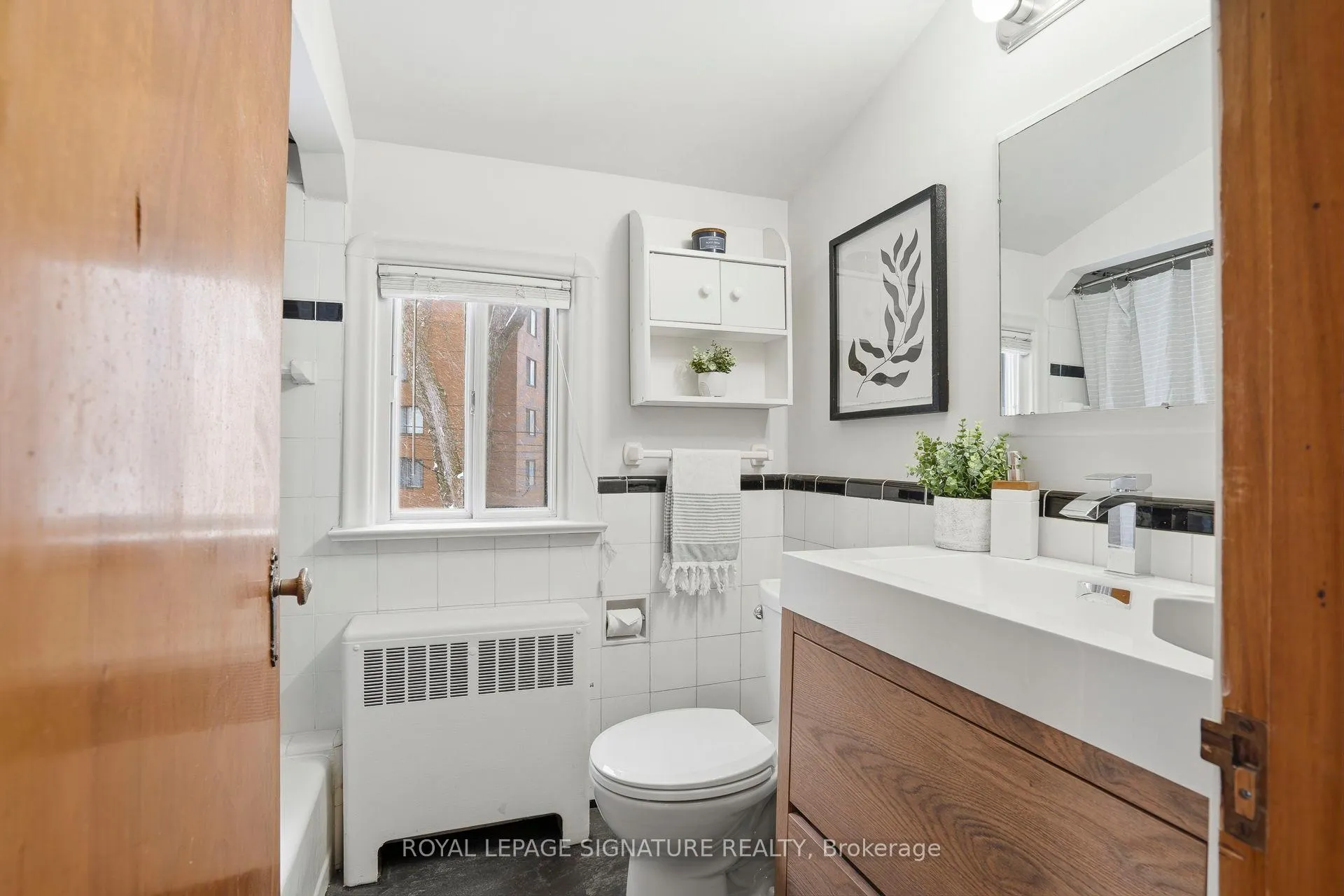 Photo 36 of 11 Innisdale Drive, Scarborough, Wexford-Maryvale — HOMEH