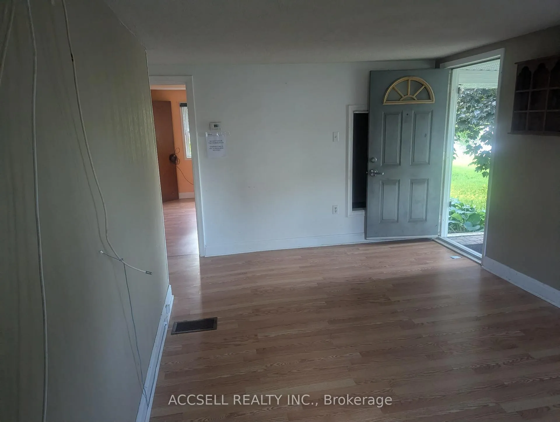 Photo 5 of 35 Lennox Street, Ottawa, Richmond — HOMEH