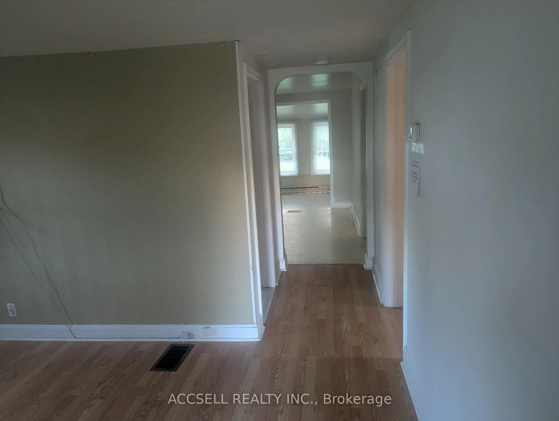 Photo 7 of 35 Lennox Street, Ottawa, Richmond — HOMEH