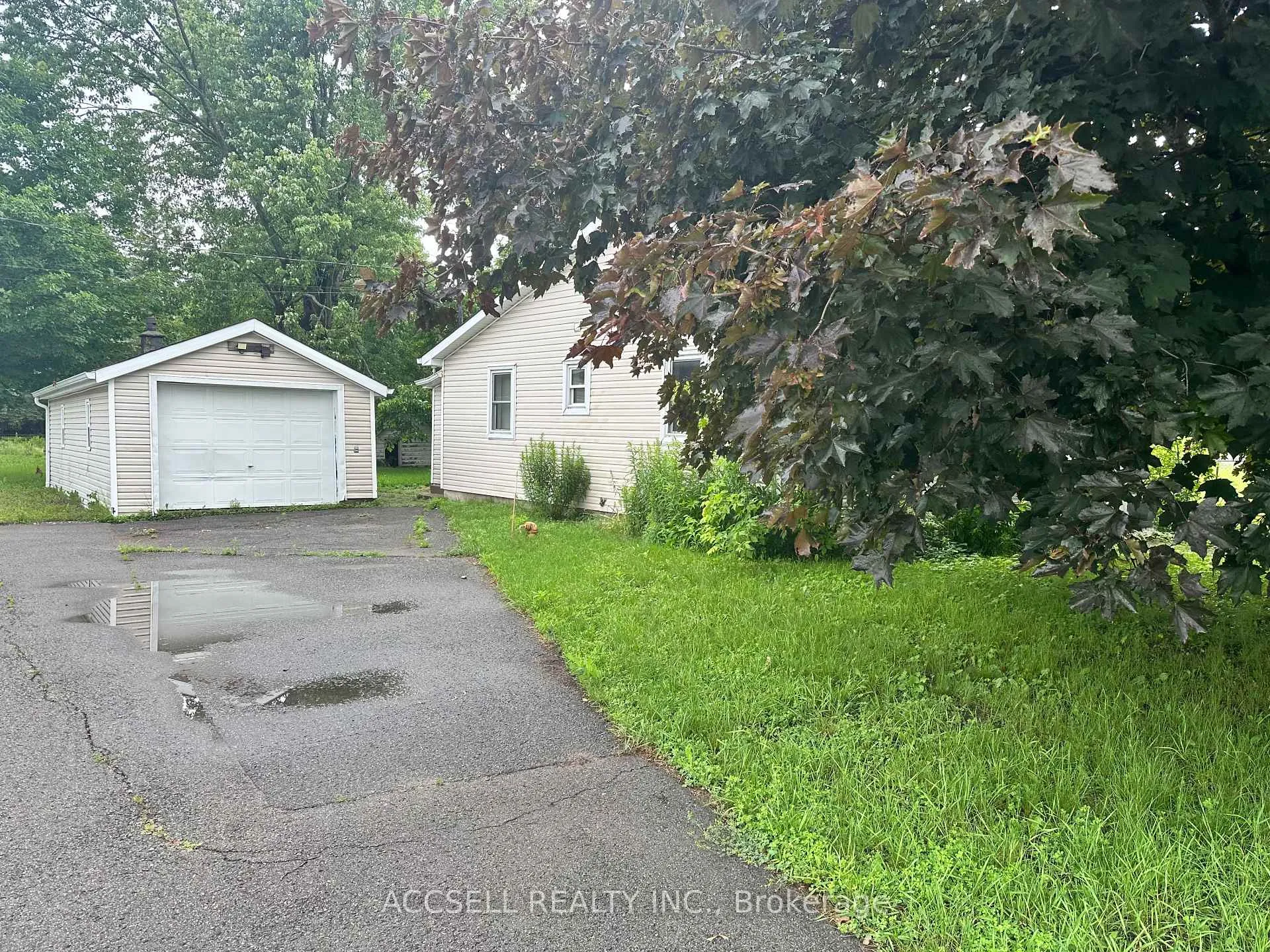 Photo 24 of 35 Lennox Street, Ottawa, Richmond — HOMEH