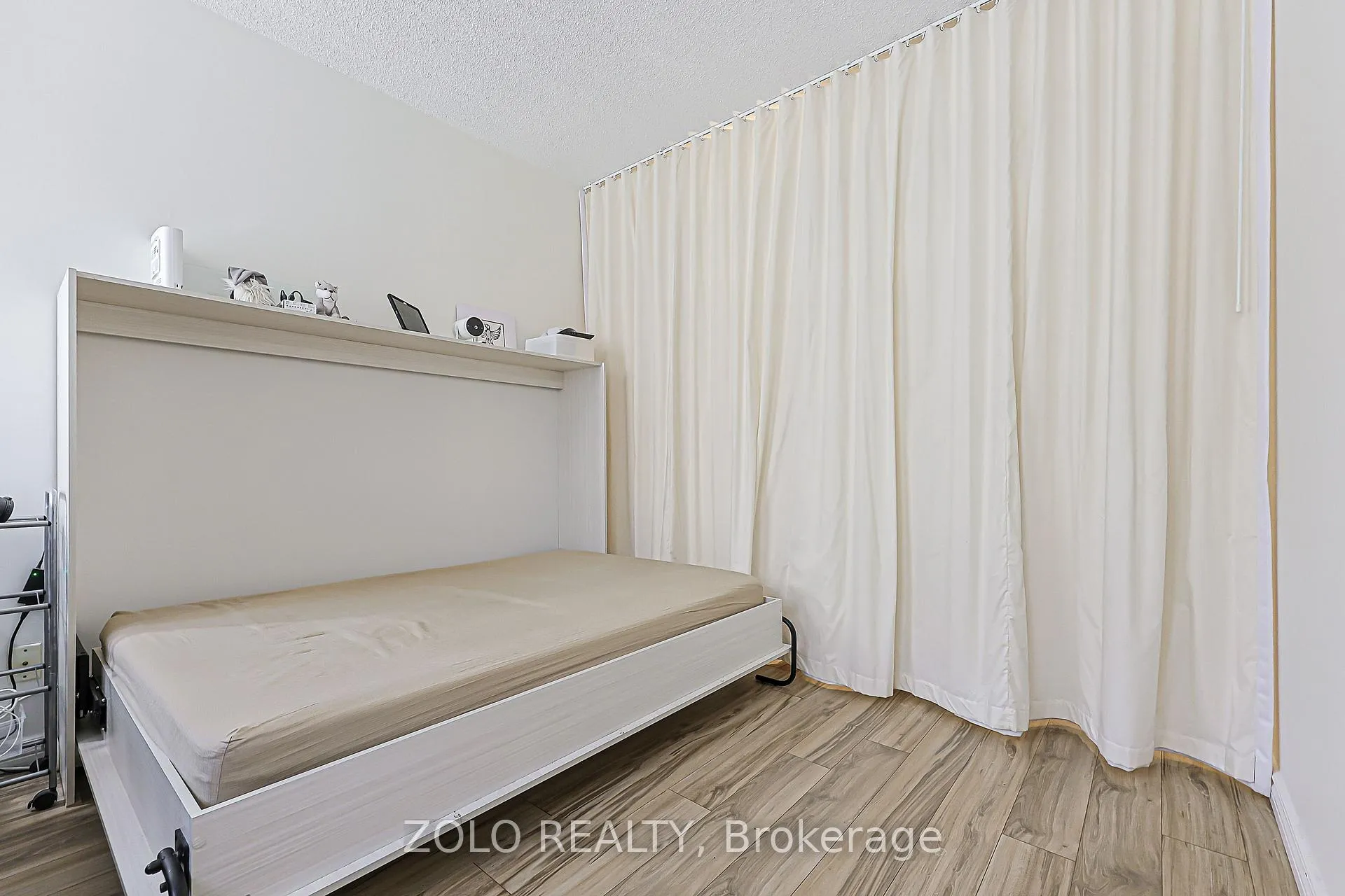 Photo 13 of Unit 804, 555 Yonge Street, Toronto, Church-Yonge Corridor — HOMEH