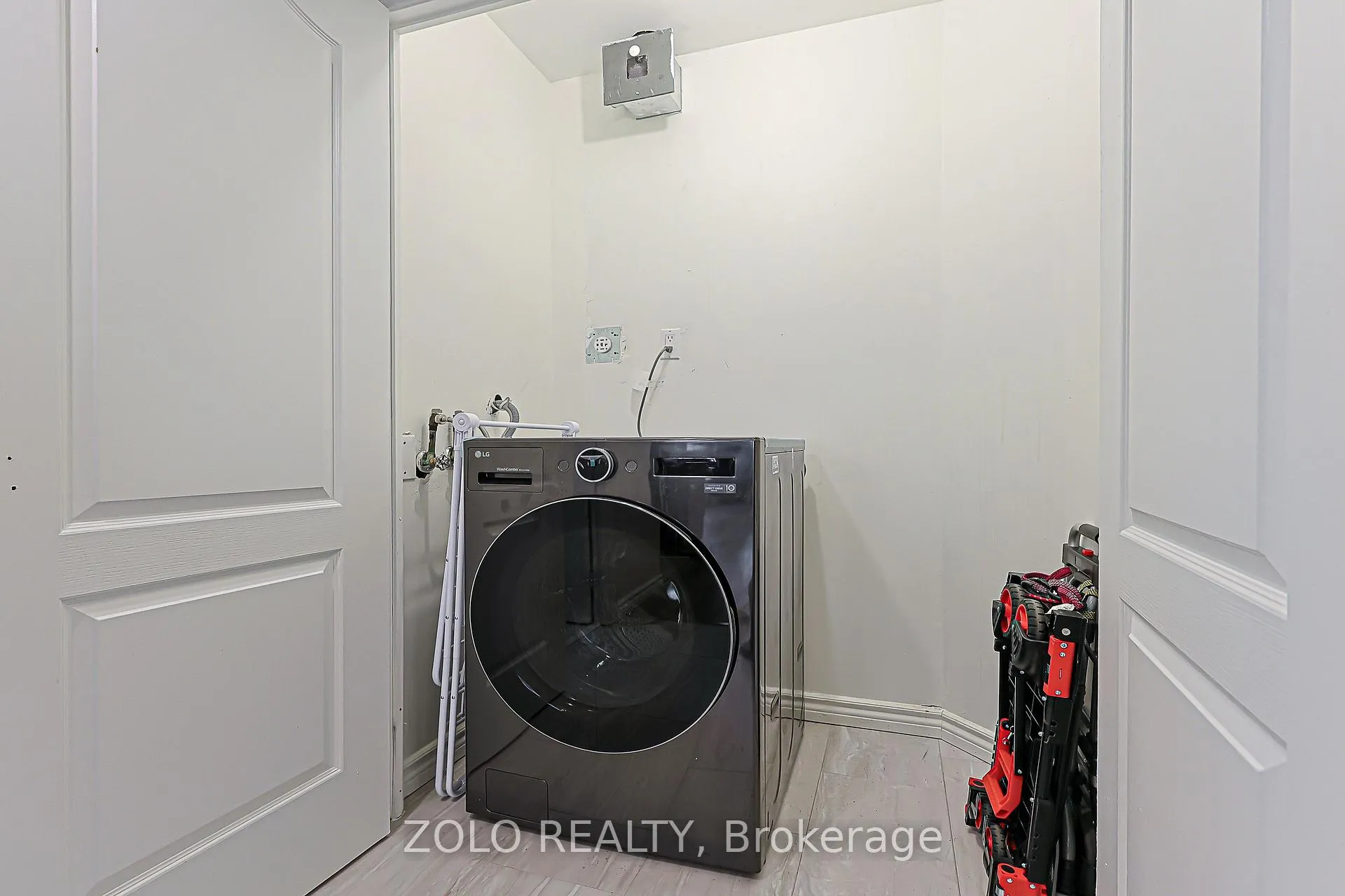 Photo 19 of Unit 804, 555 Yonge Street, Toronto, Church-Yonge Corridor — HOMEH