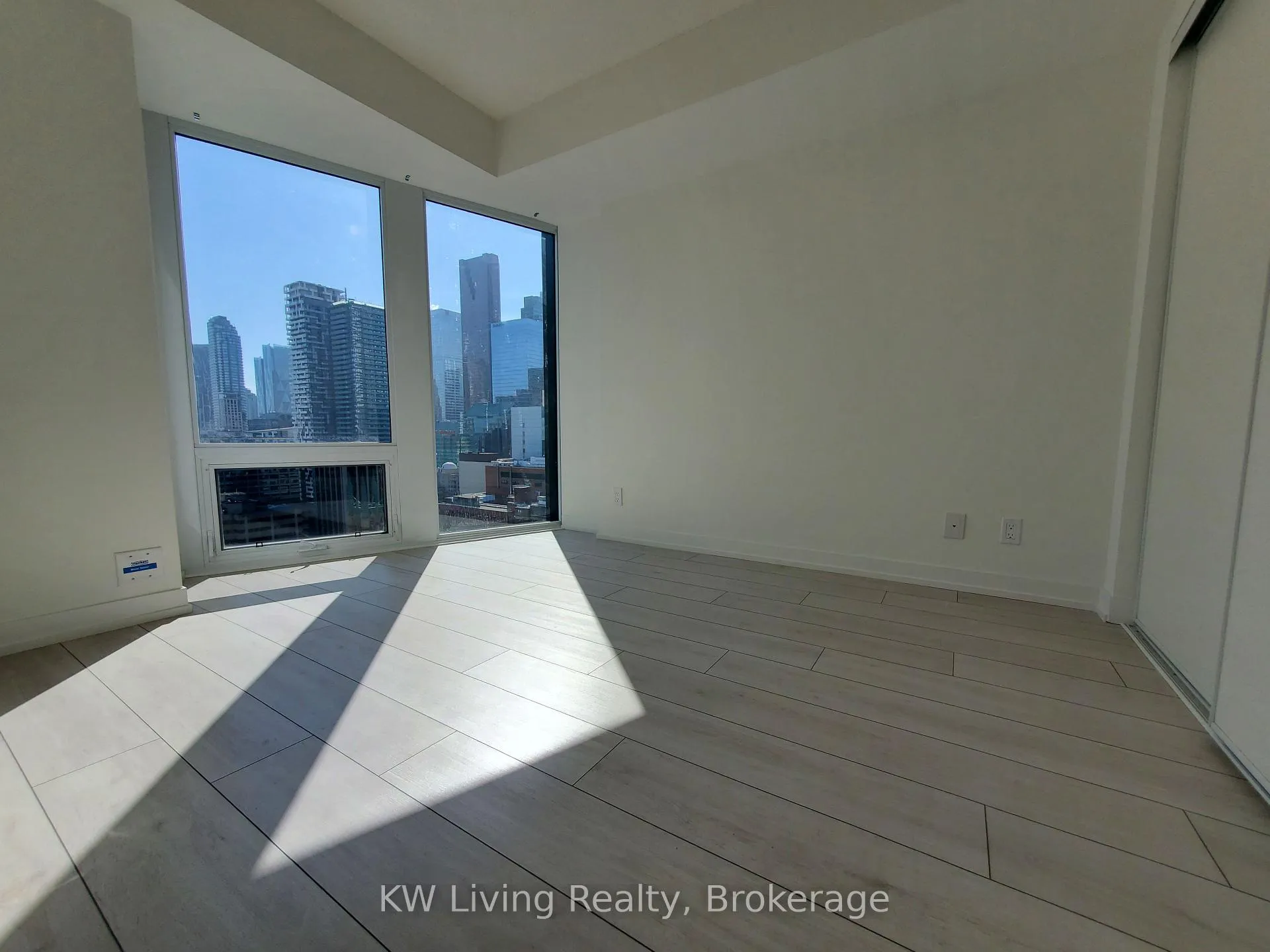 Photo 8 of Unit 2603, 60 Shuter Street, Toronto, Church-Yonge Corridor — HOMEH
