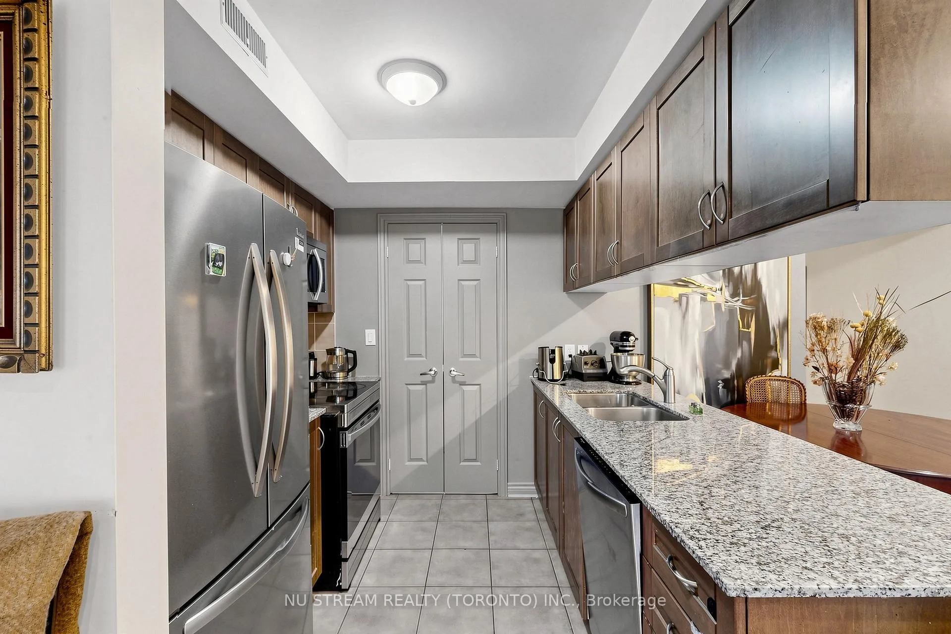 Photo 12 of Unit 201, 10 Brian Peck Crescent, Toronto, Leaside — HOMEH