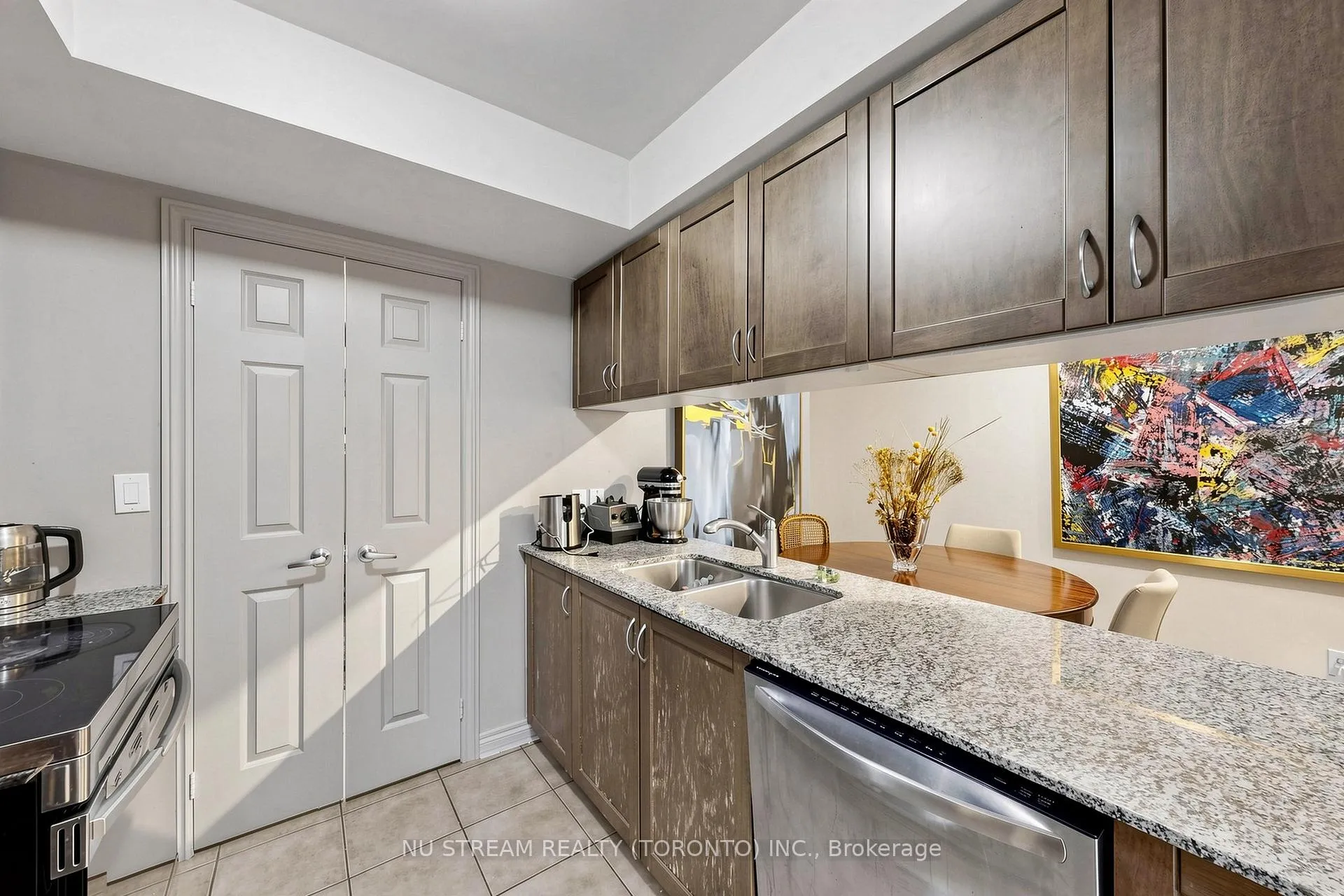 Photo 13 of Unit 201, 10 Brian Peck Crescent, Toronto, Leaside — HOMEH