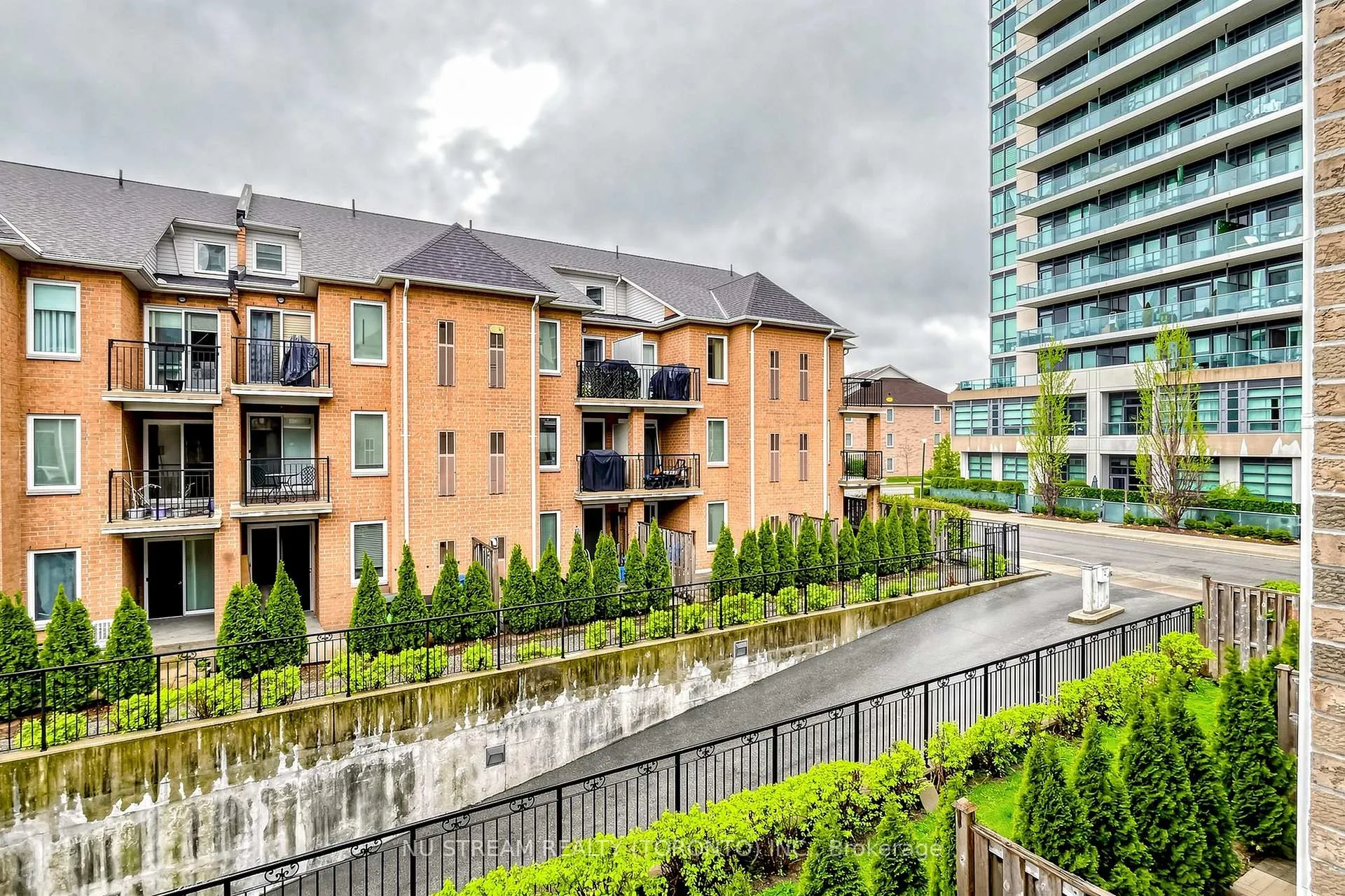 Photo 20 of Unit 201, 10 Brian Peck Crescent, Toronto, Leaside — HOMEH