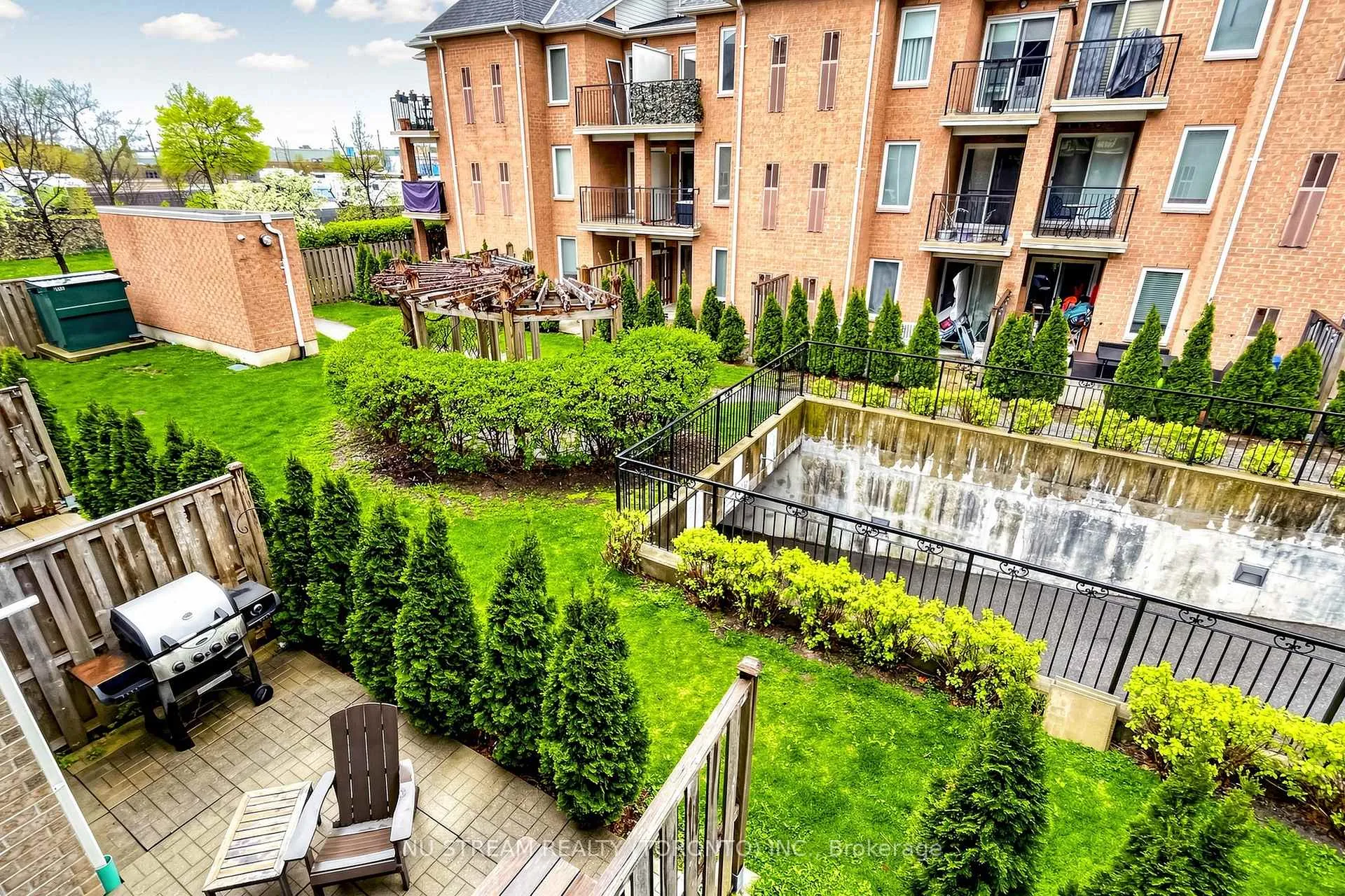 Photo 21 of Unit 201, 10 Brian Peck Crescent, Toronto, Leaside — HOMEH