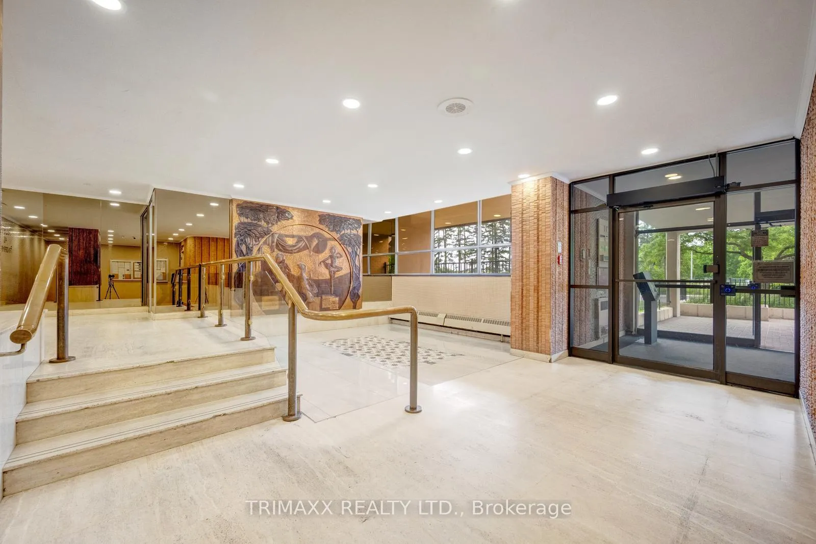 Photo 7 of Unit 404, 40 Panorama Court, Etobicoke, Mount Olive-Silverstone-Jamestown — HOMEH
