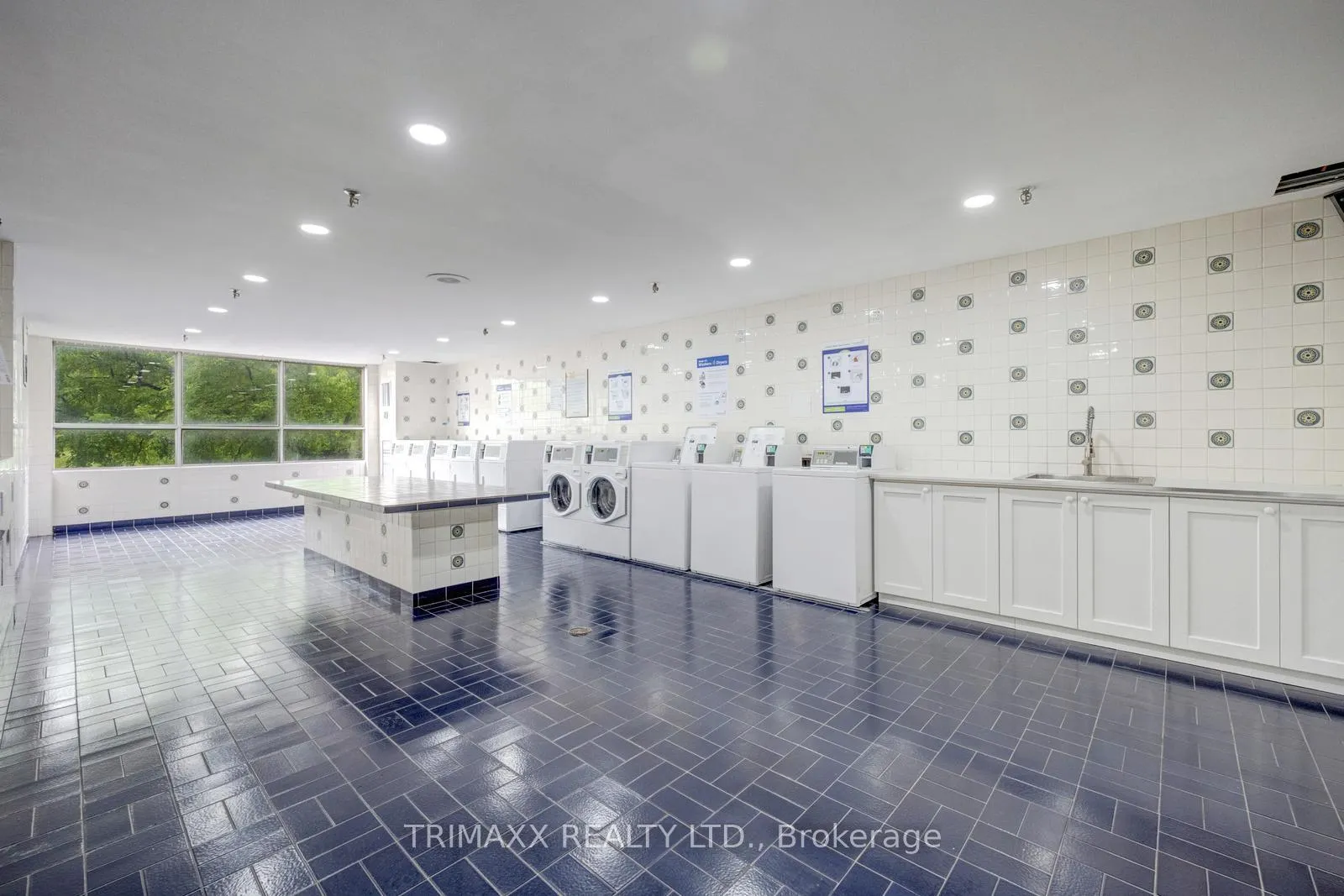 Photo 48 of Unit 404, 40 Panorama Court, Etobicoke, Mount Olive-Silverstone-Jamestown — HOMEH