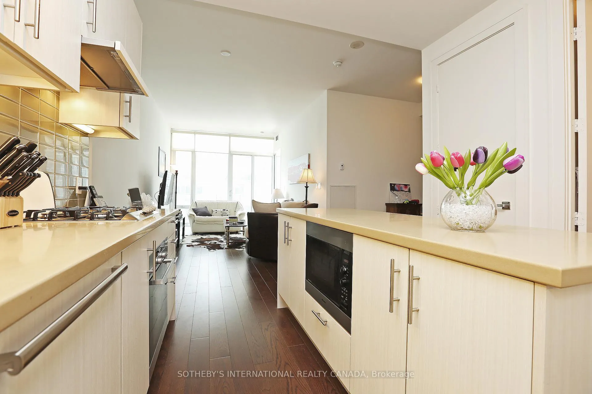 Photo 1 of Unit 811, 29 Queens Quay E, Toronto, Waterfront Communities — HOMEH