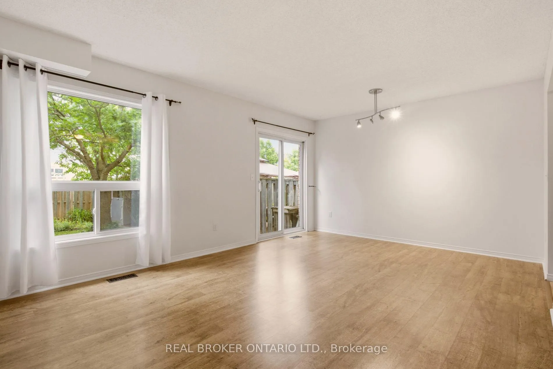 Photo 13 of 2 Ireland Place, Guelph, Grange Road — HOMEH