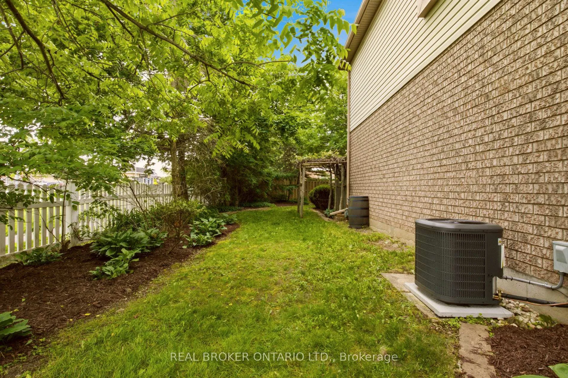 Photo 30 of 2 Ireland Place, Guelph, Grange Road — HOMEH