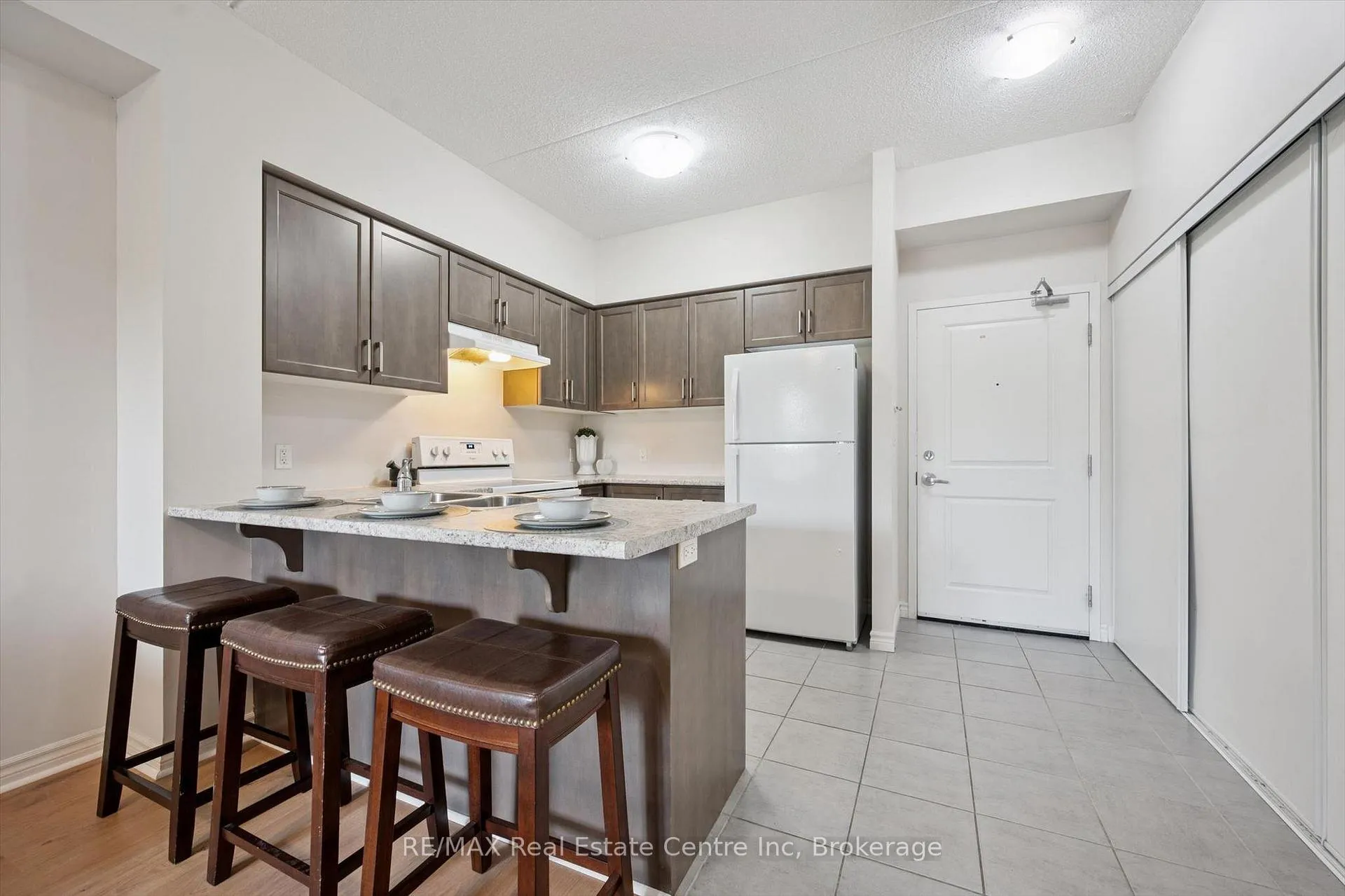 Photo 3 of Unit 308, 1284 Gordon Street, Guelph, Kortright East — HOMEH