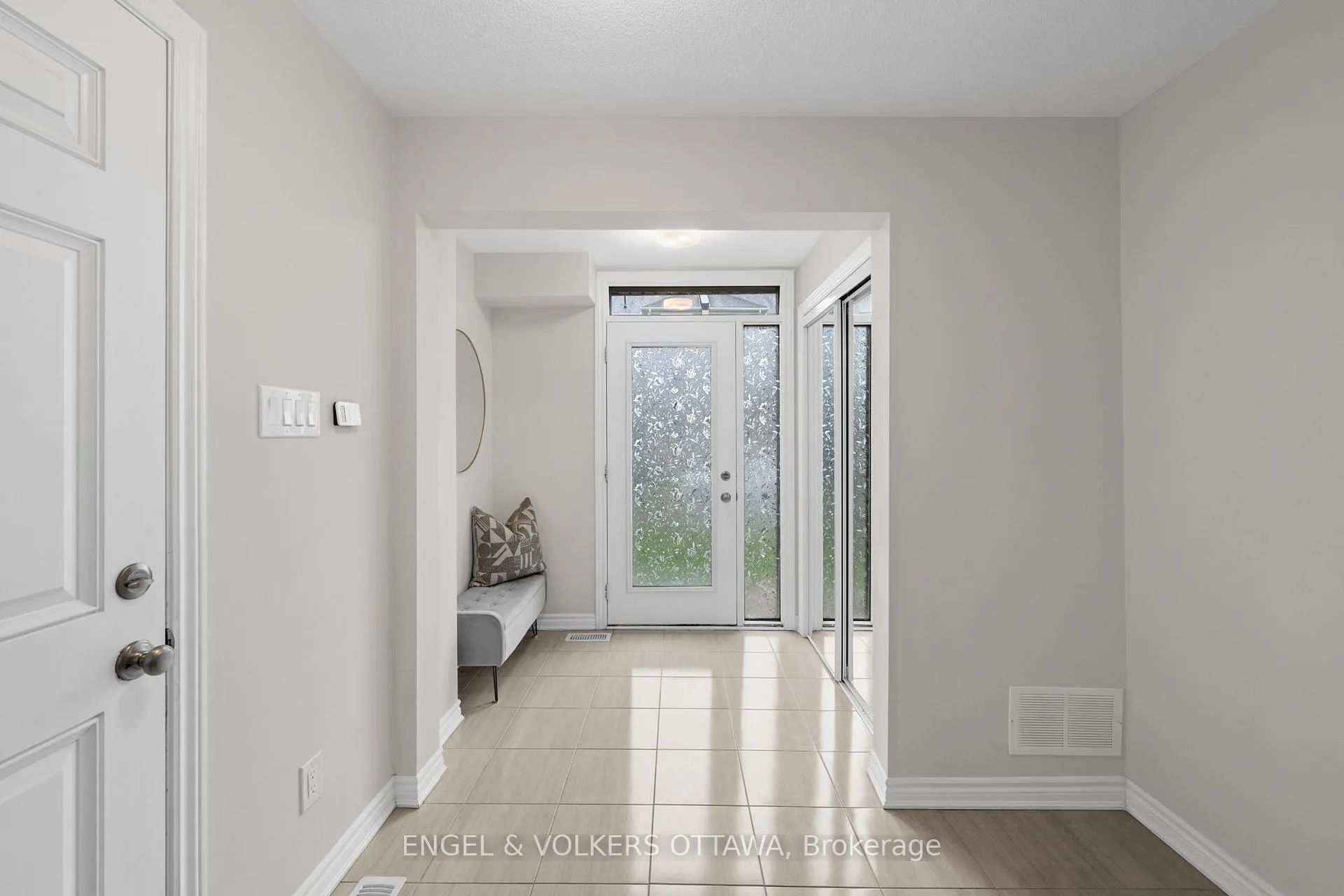 Photo 3 of 59 Ursid Mews, Ottawa, Barrhaven - Half Moon Bay — HOMEH