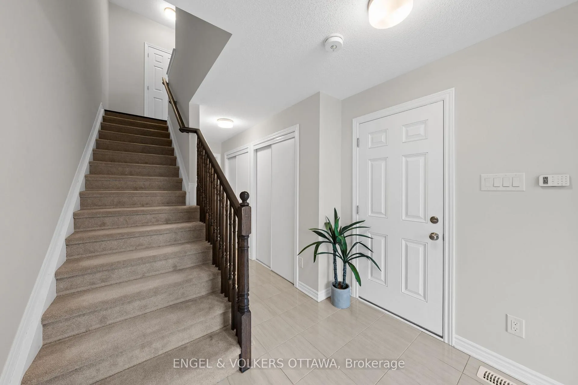 Photo 6 of 59 Ursid Mews, Ottawa, Barrhaven - Half Moon Bay — HOMEH