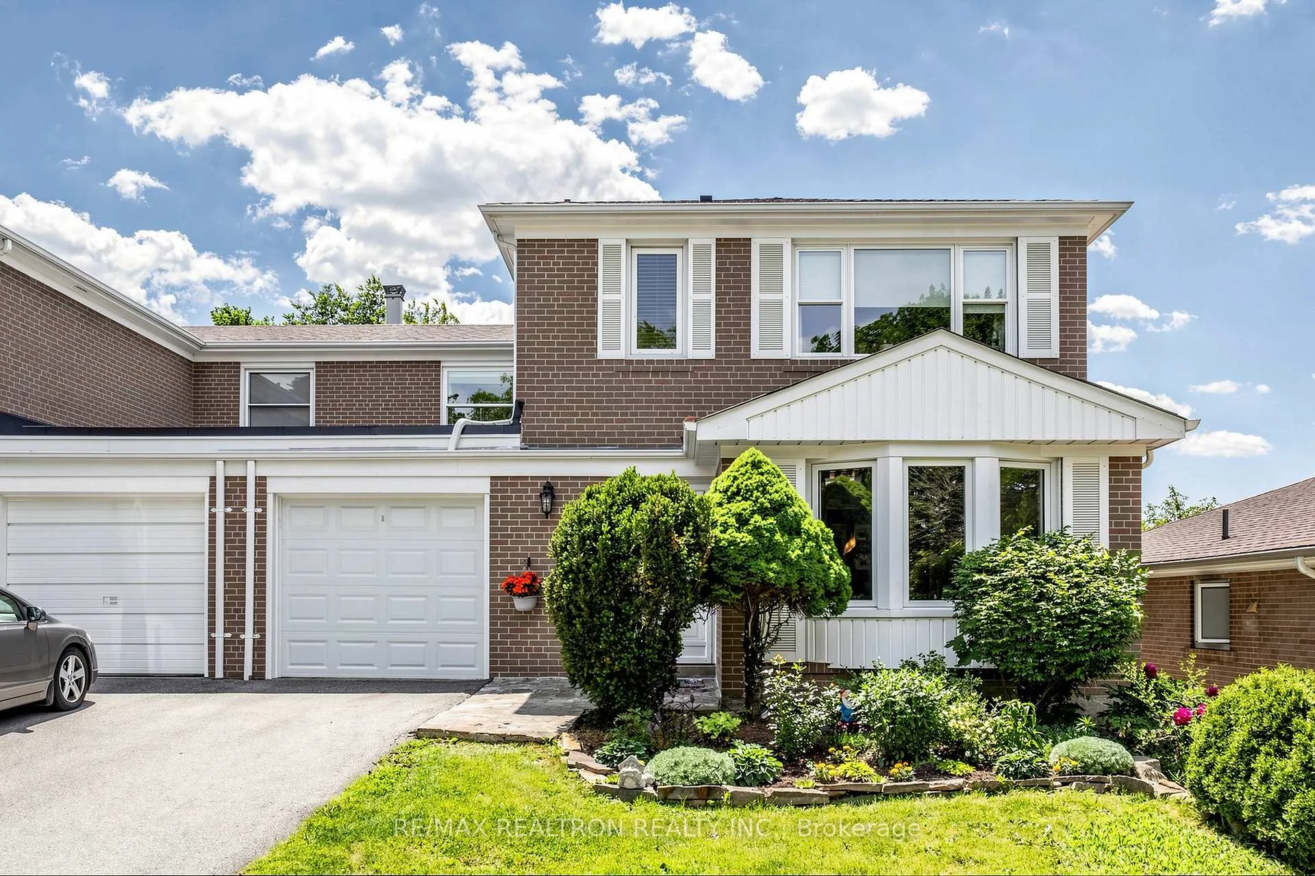 Photo 1 of 8 Cassandra Boulevard, North York, Parkwoods-Donalda — HOMEH