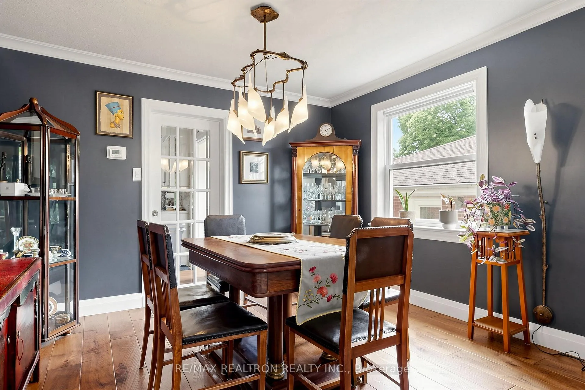 Photo 10 of 8 Cassandra Boulevard, North York, Parkwoods-Donalda — HOMEH
