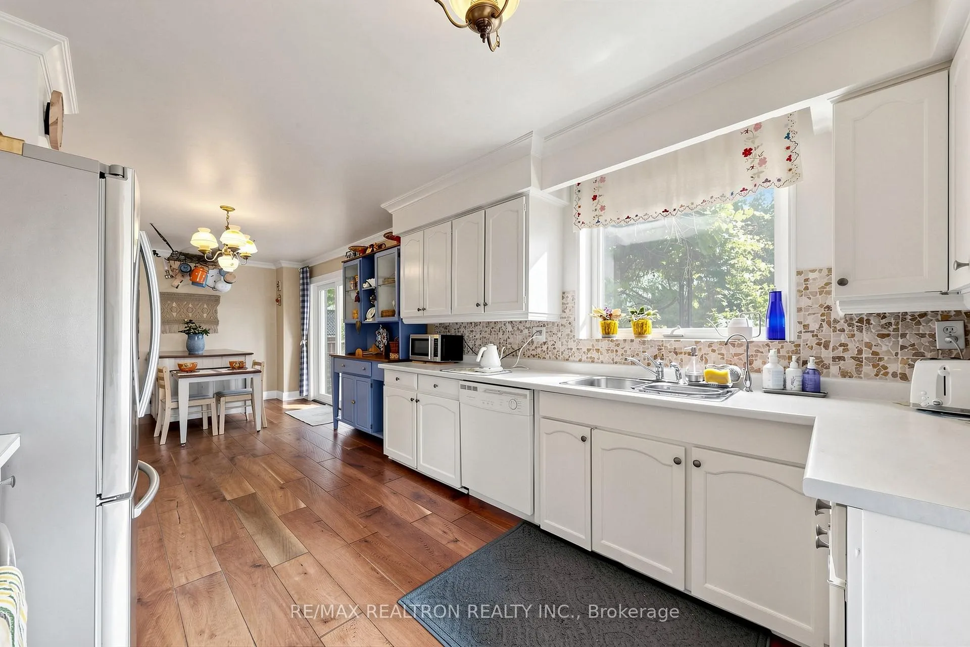 Photo 13 of 8 Cassandra Boulevard, North York, Parkwoods-Donalda — HOMEH