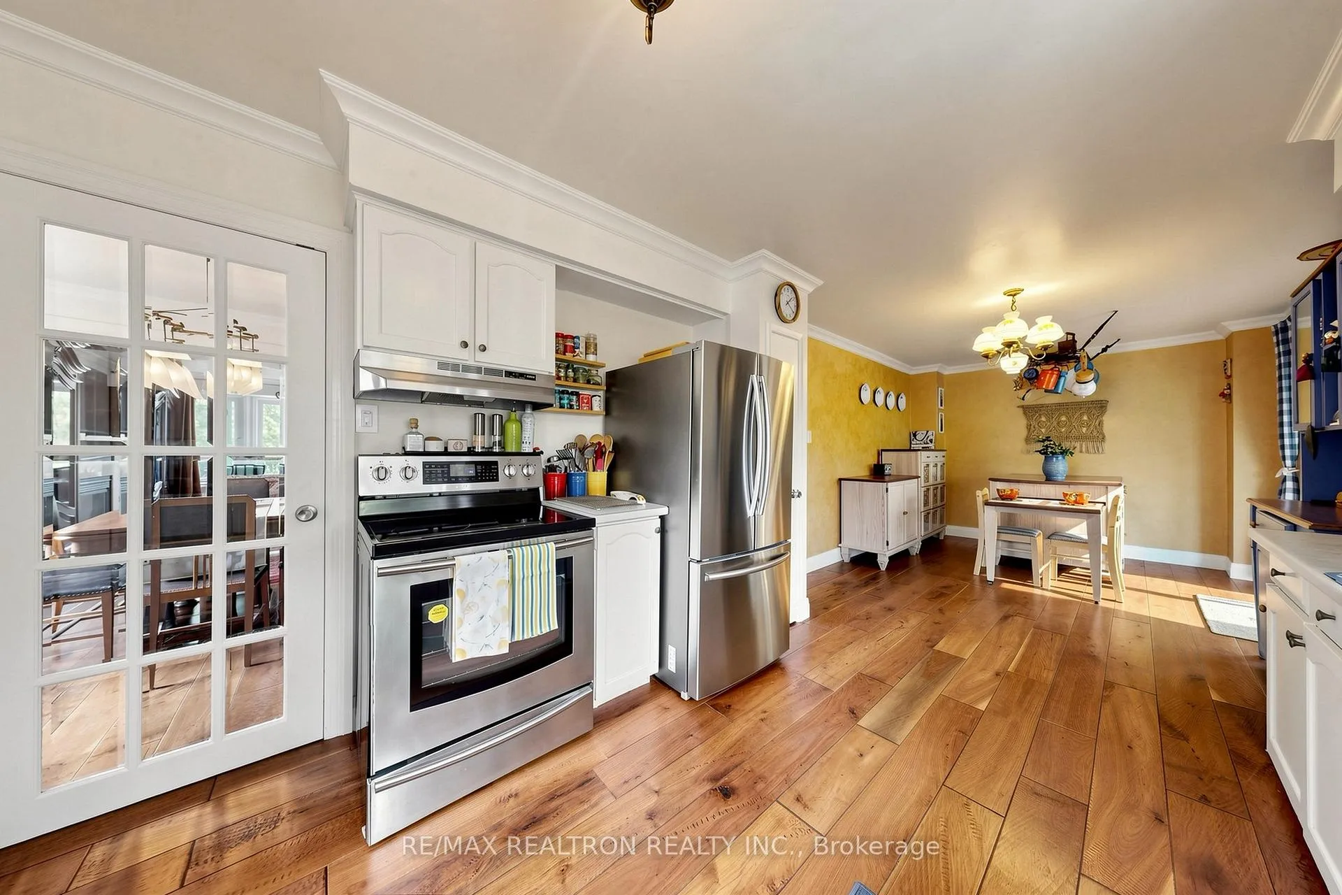 Photo 14 of 8 Cassandra Boulevard, North York, Parkwoods-Donalda — HOMEH