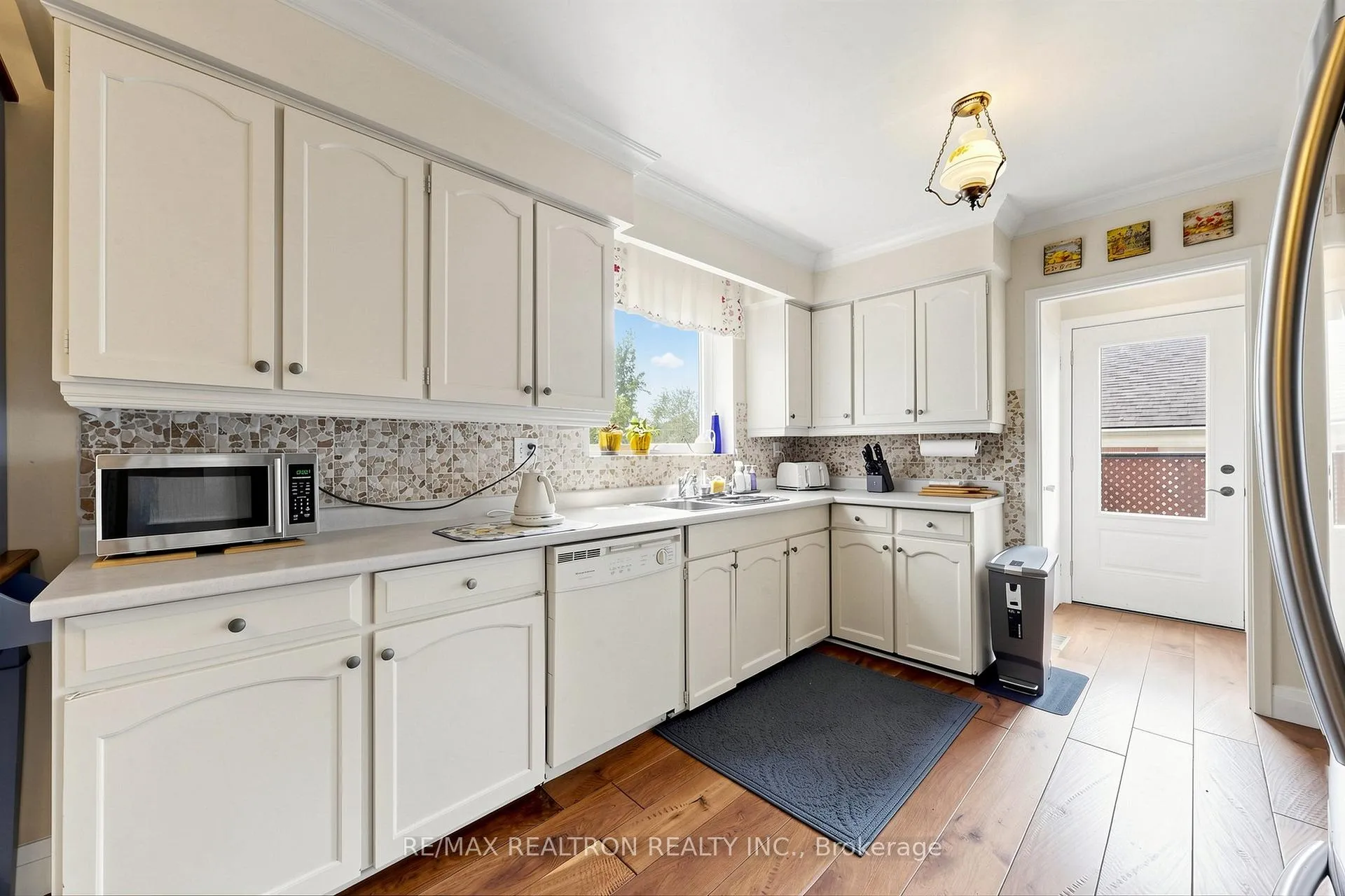 Photo 16 of 8 Cassandra Boulevard, North York, Parkwoods-Donalda — HOMEH