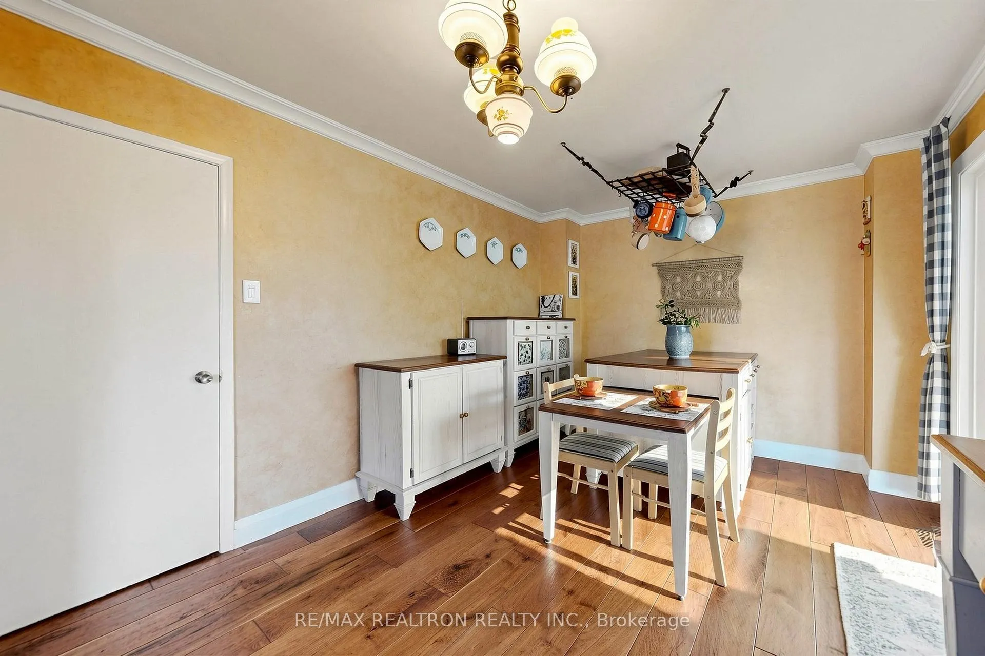 Photo 21 of 8 Cassandra Boulevard, North York, Parkwoods-Donalda — HOMEH